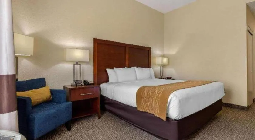 Bed in Comfort Inn & Suites
