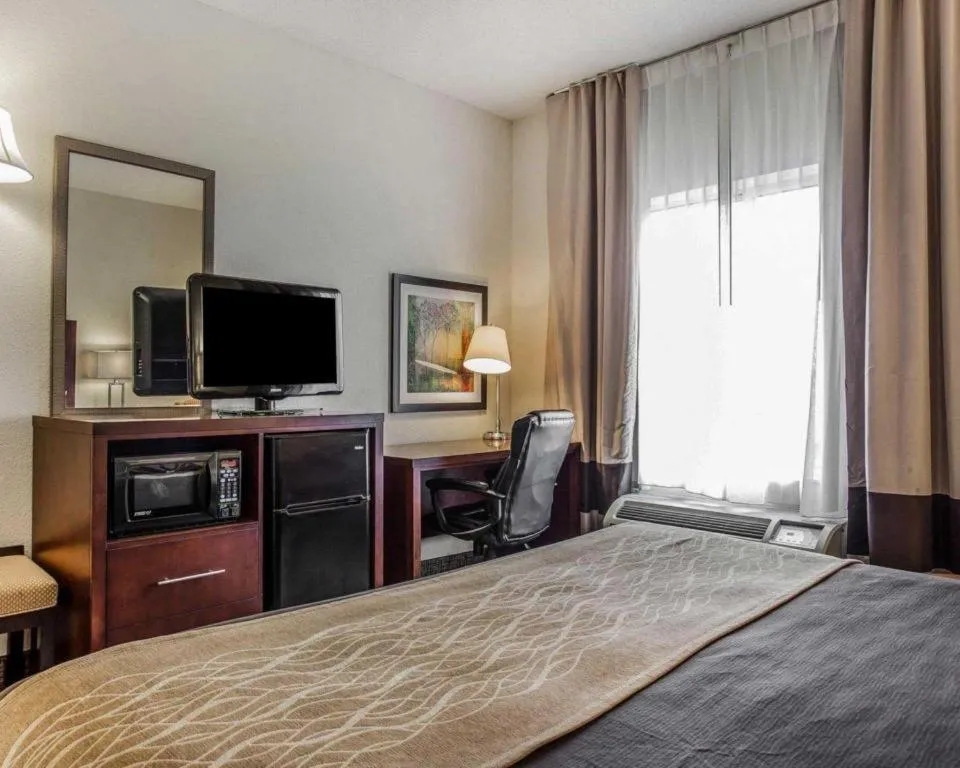 Bed in Comfort Inn & Suites