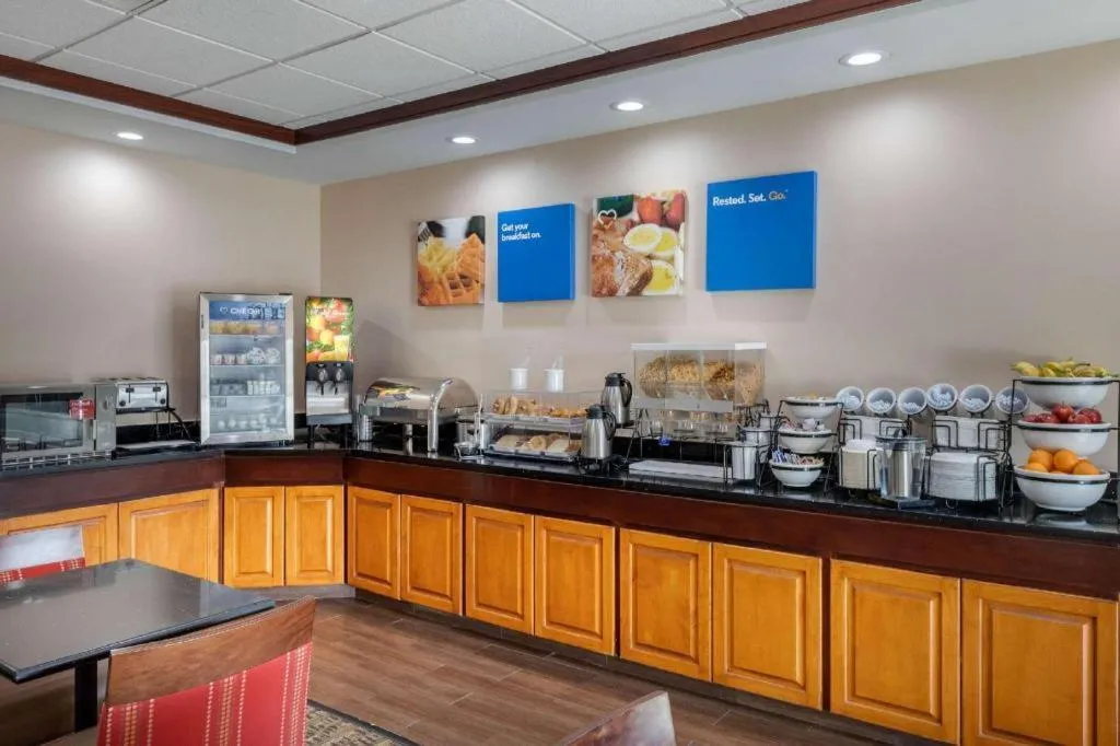 Comfort Inn & Suites