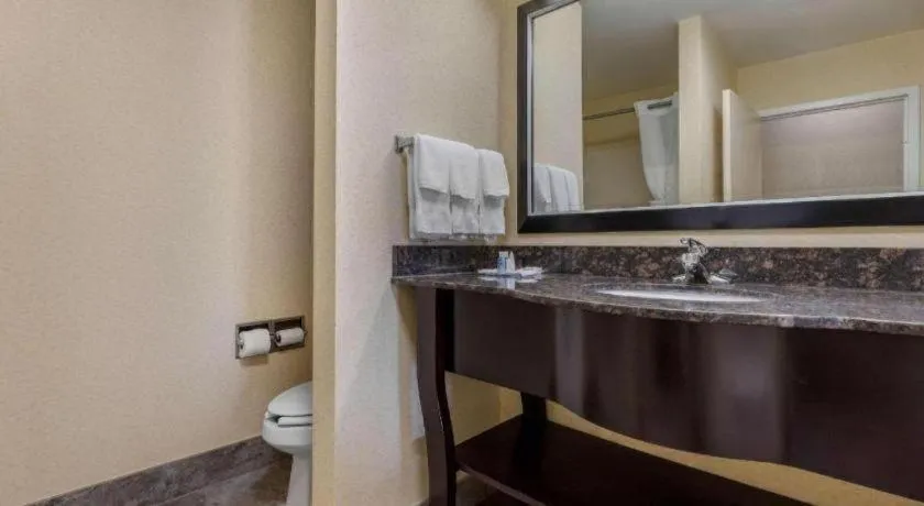 Comfort Inn & Suites