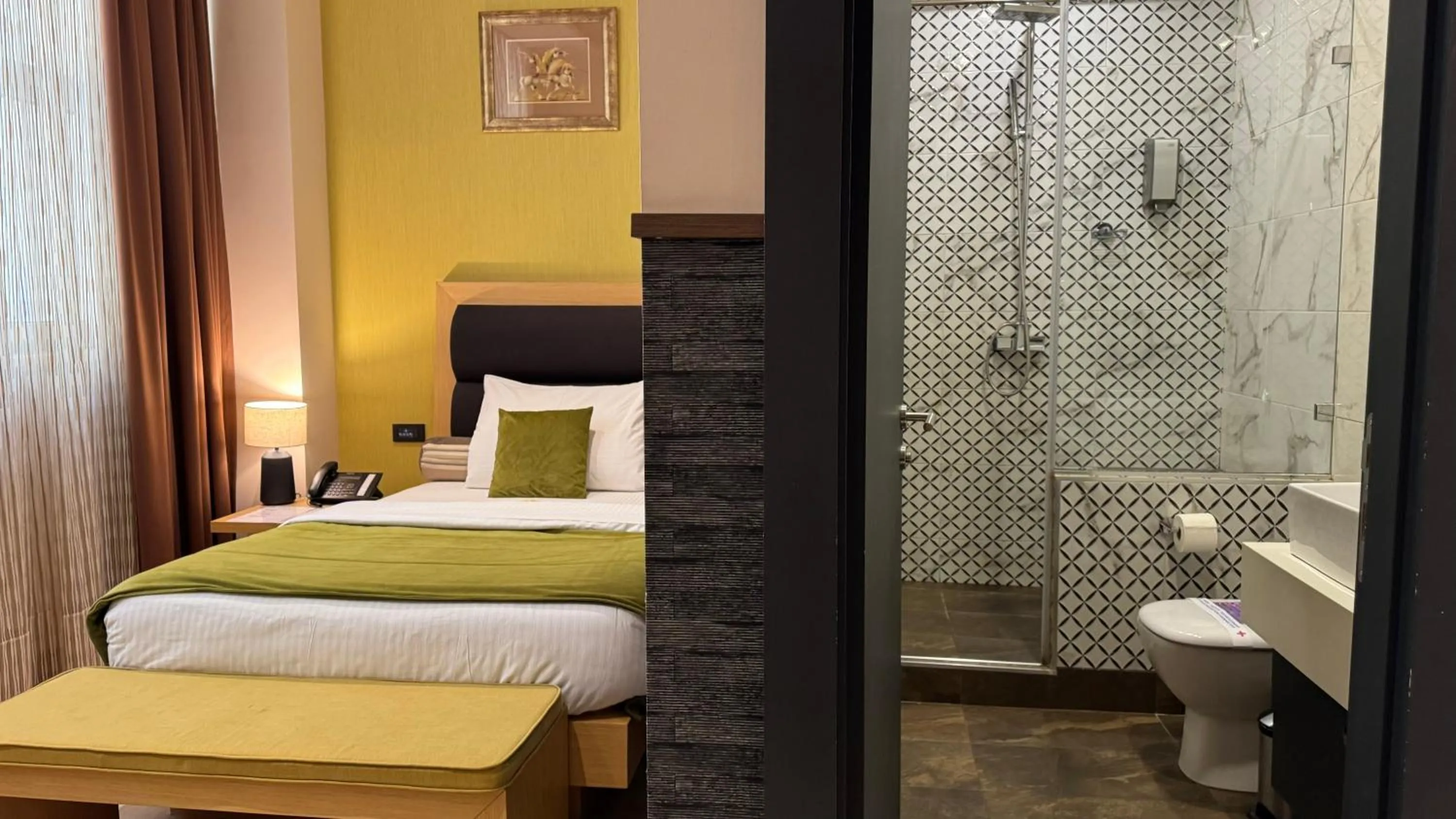 Bed in Atera Business Suites