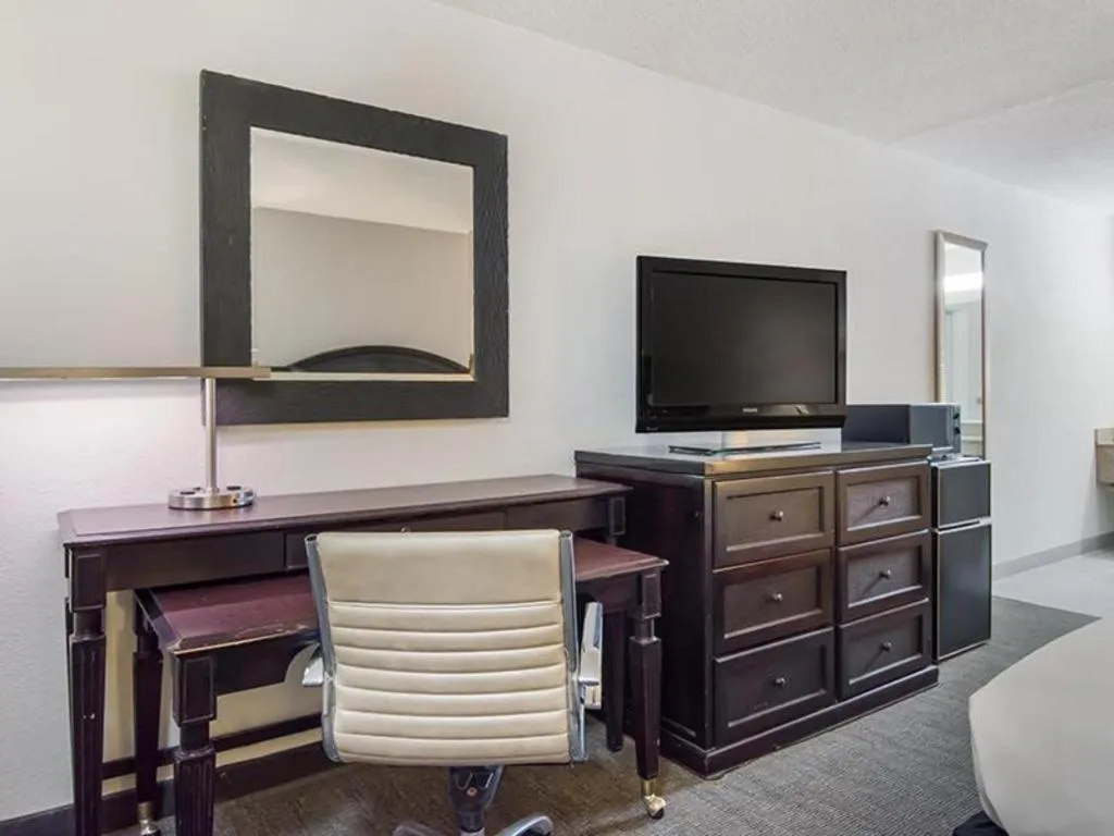 Rodeway Inn Lumberton Central