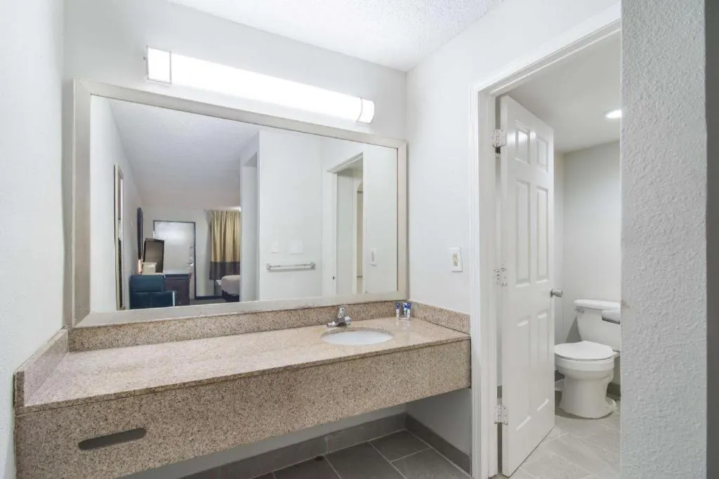 Rodeway Inn Lumberton Central