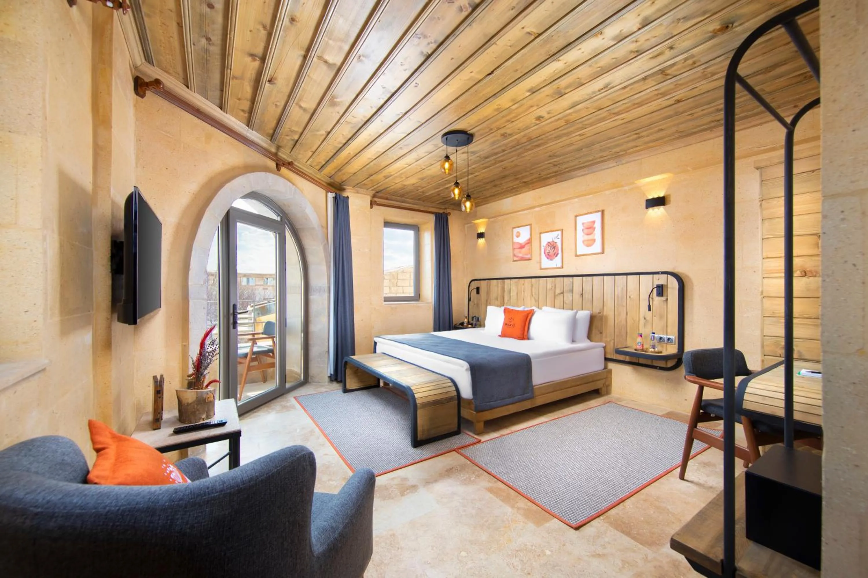 Photo of the whole room, Bed in Breeze Of Cappadocia