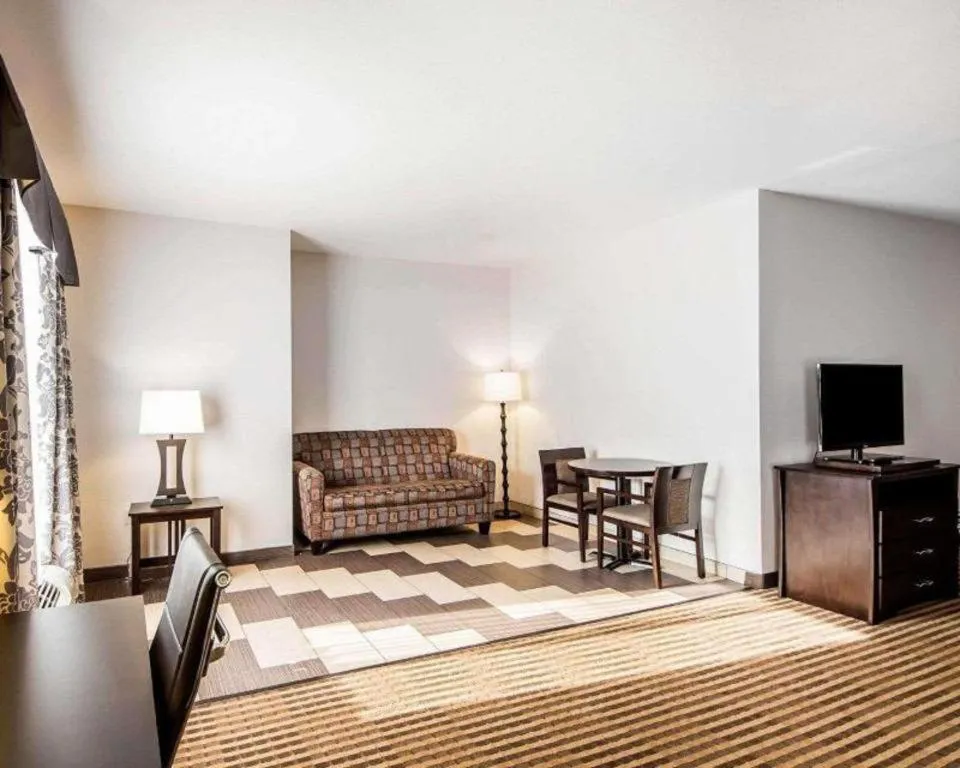 Bed in Comfort Inn & Suites Alva