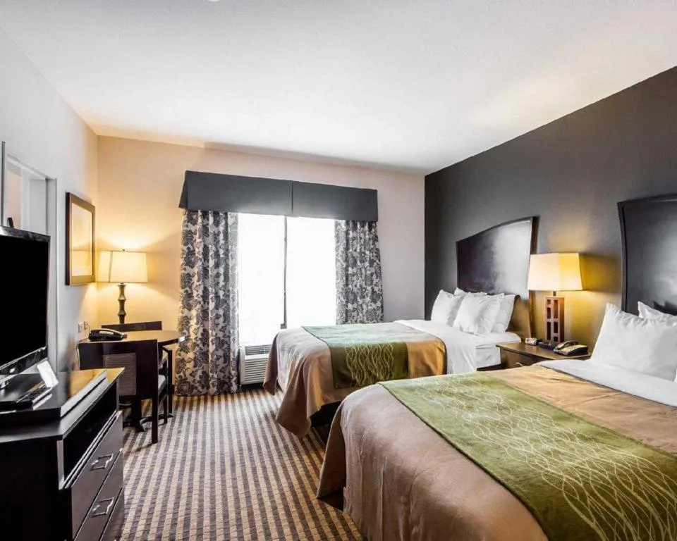 Bed in Comfort Inn & Suites Alva