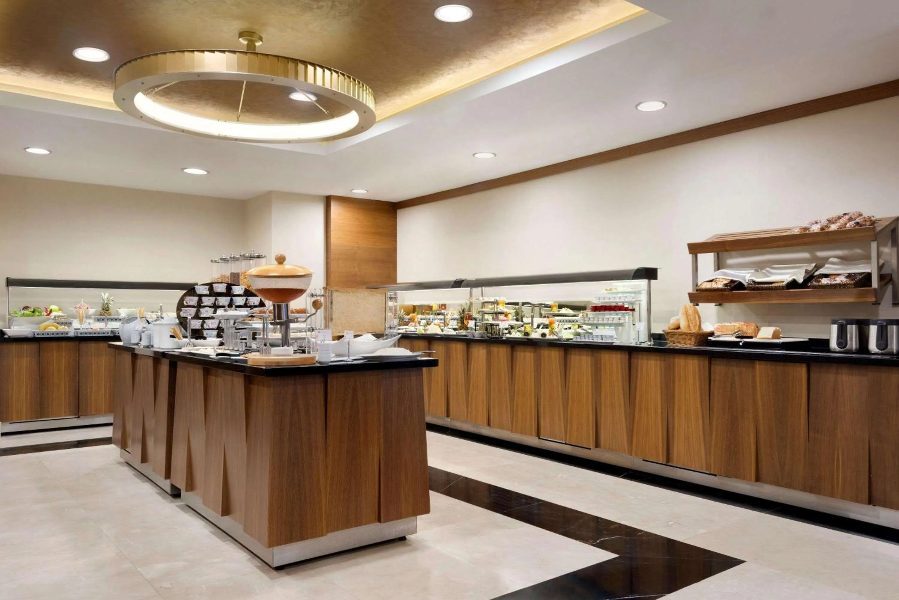 Restaurant/places to eat in Ramada By Wyndham Elazığ
