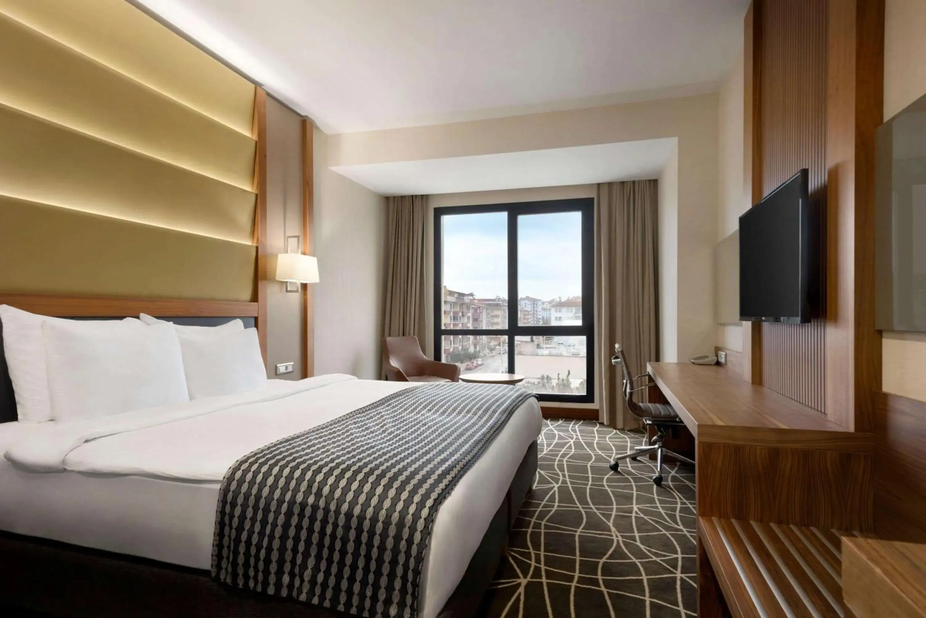 Photo of the whole room, Bed in Ramada By Wyndham Elazığ Photo of the whole room, Bed in Ramada By Wyndham Elazığ