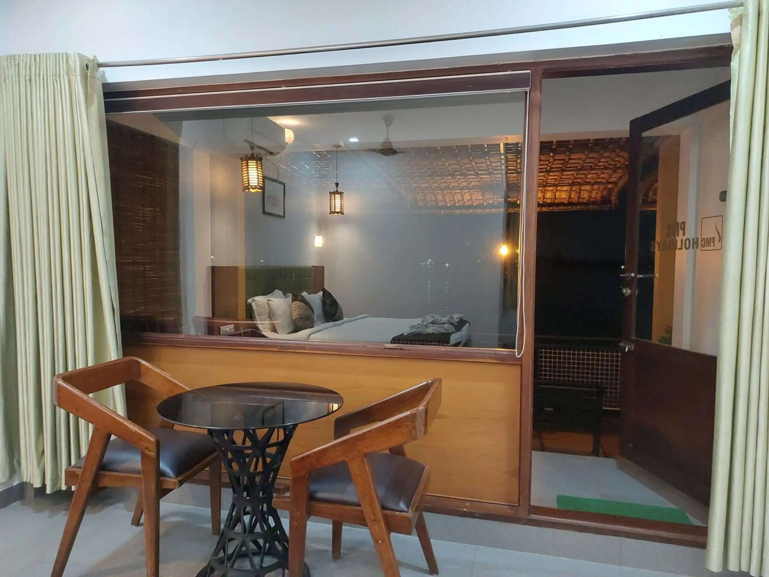 Living room in MIRAS PMC Lakeshore Resort