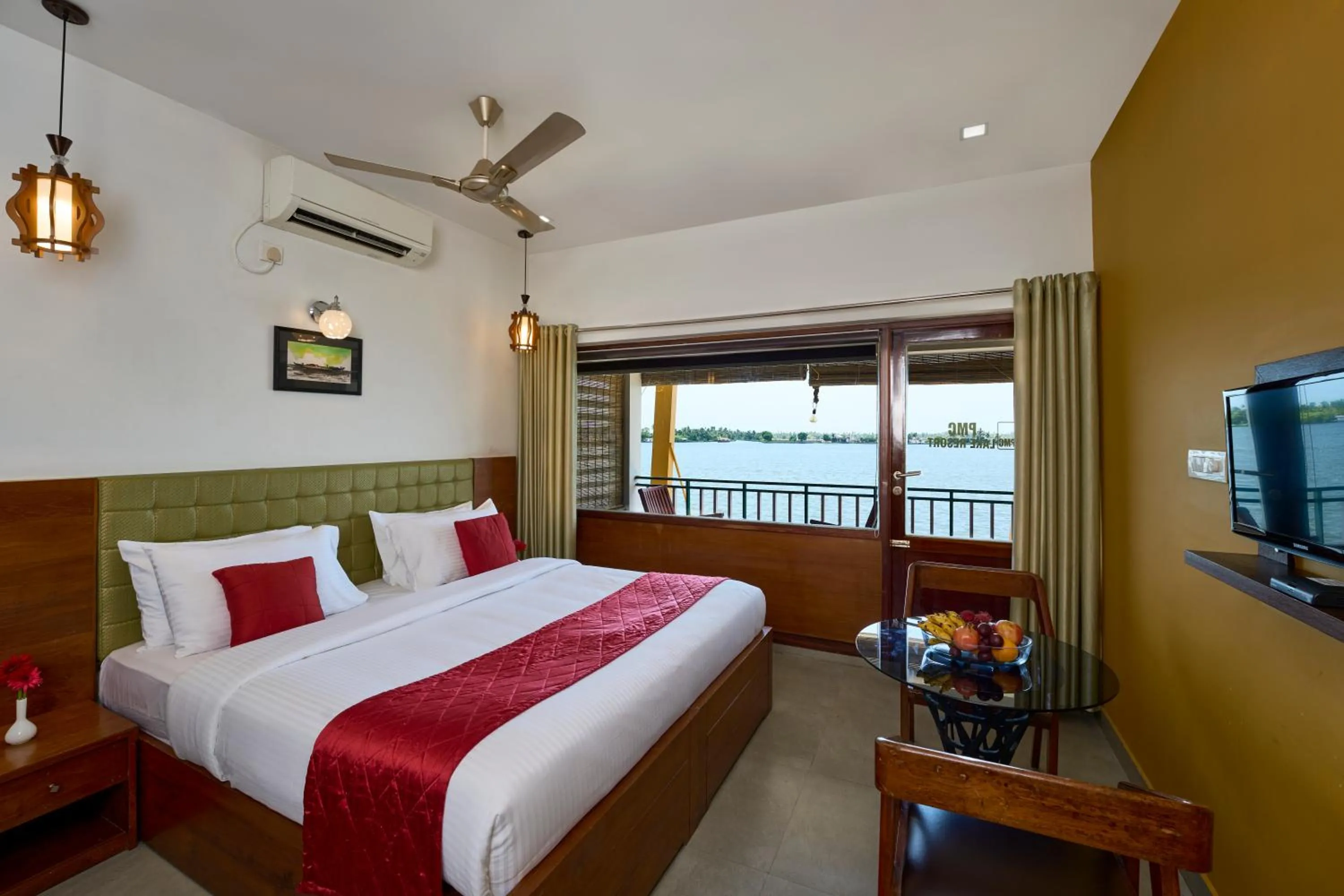 Bedroom, Bed in MIRAS PMC Lakeshore Resort
