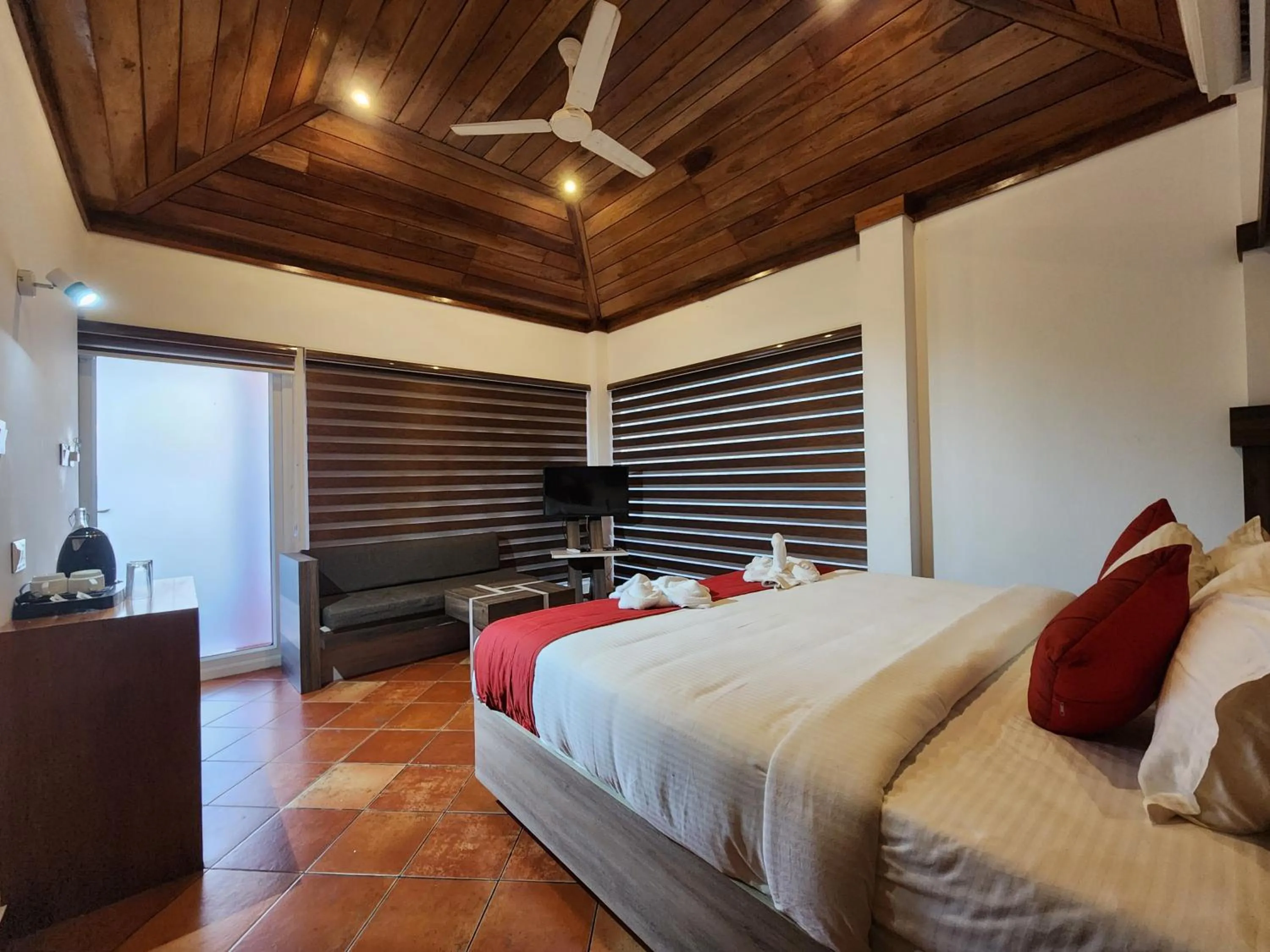 Bedroom, Bed in MIRAS PMC Lakeshore Resort