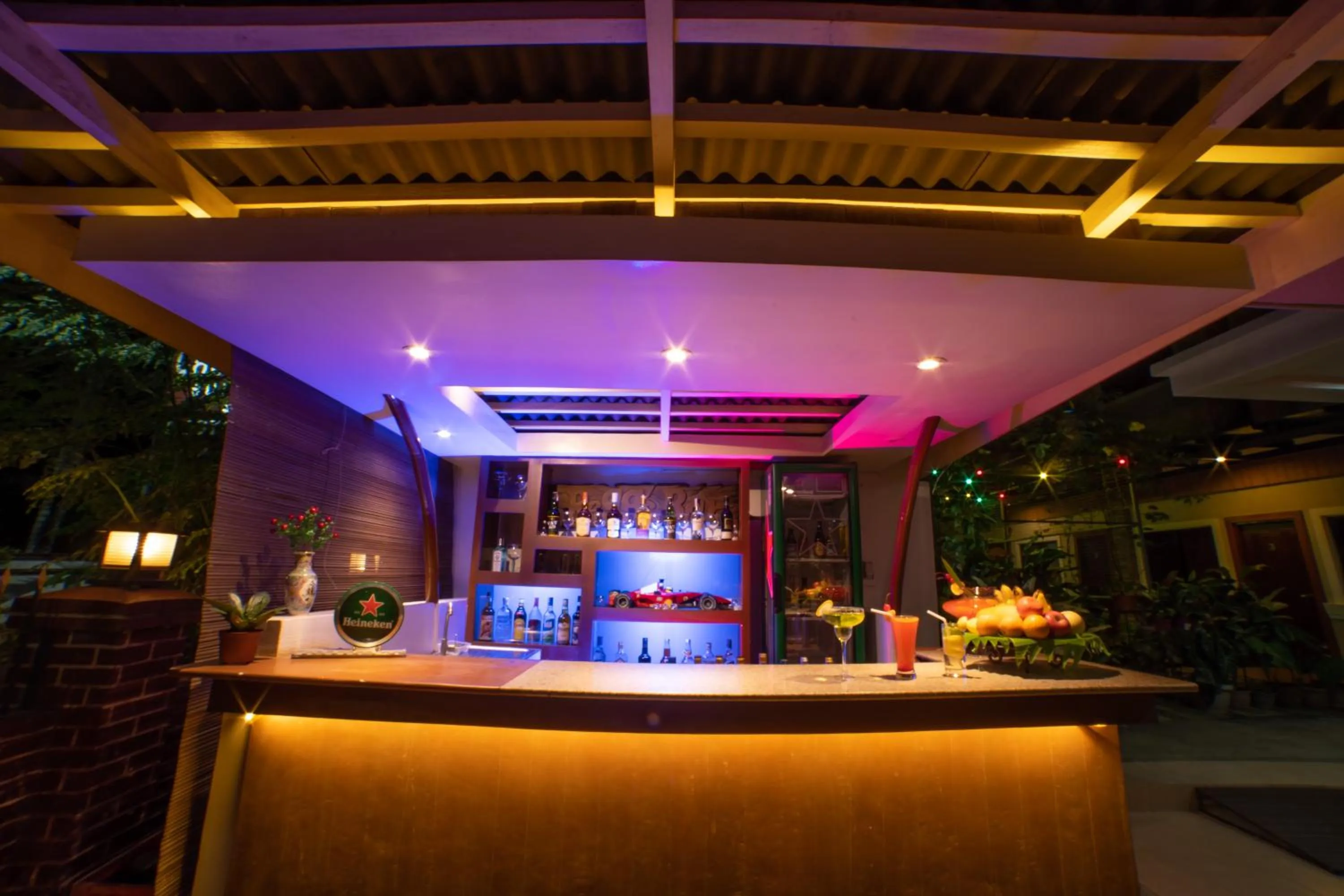 Restaurant/places to eat in Casañas Suites