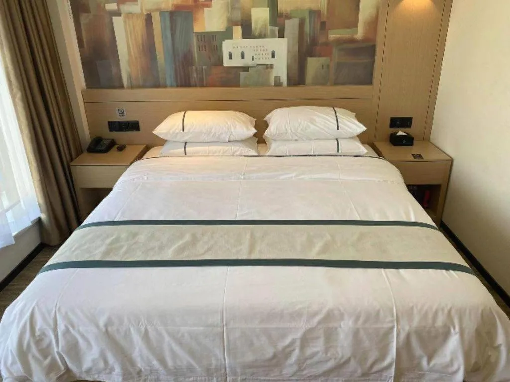 Bed in City Comfort Inn Wuhan Yangluo Wanda Plaza