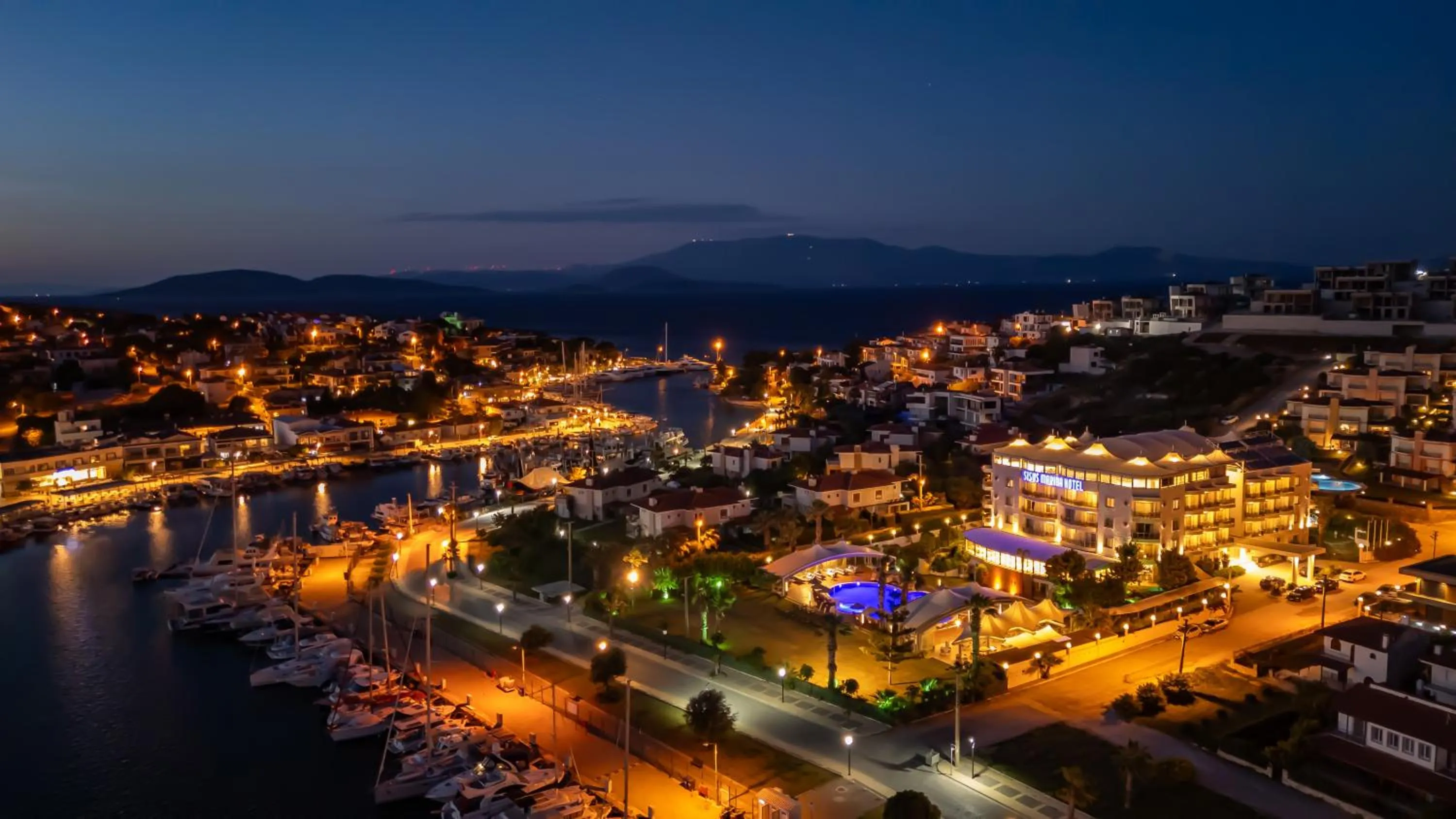 Property building in Sisus Marina Hotel