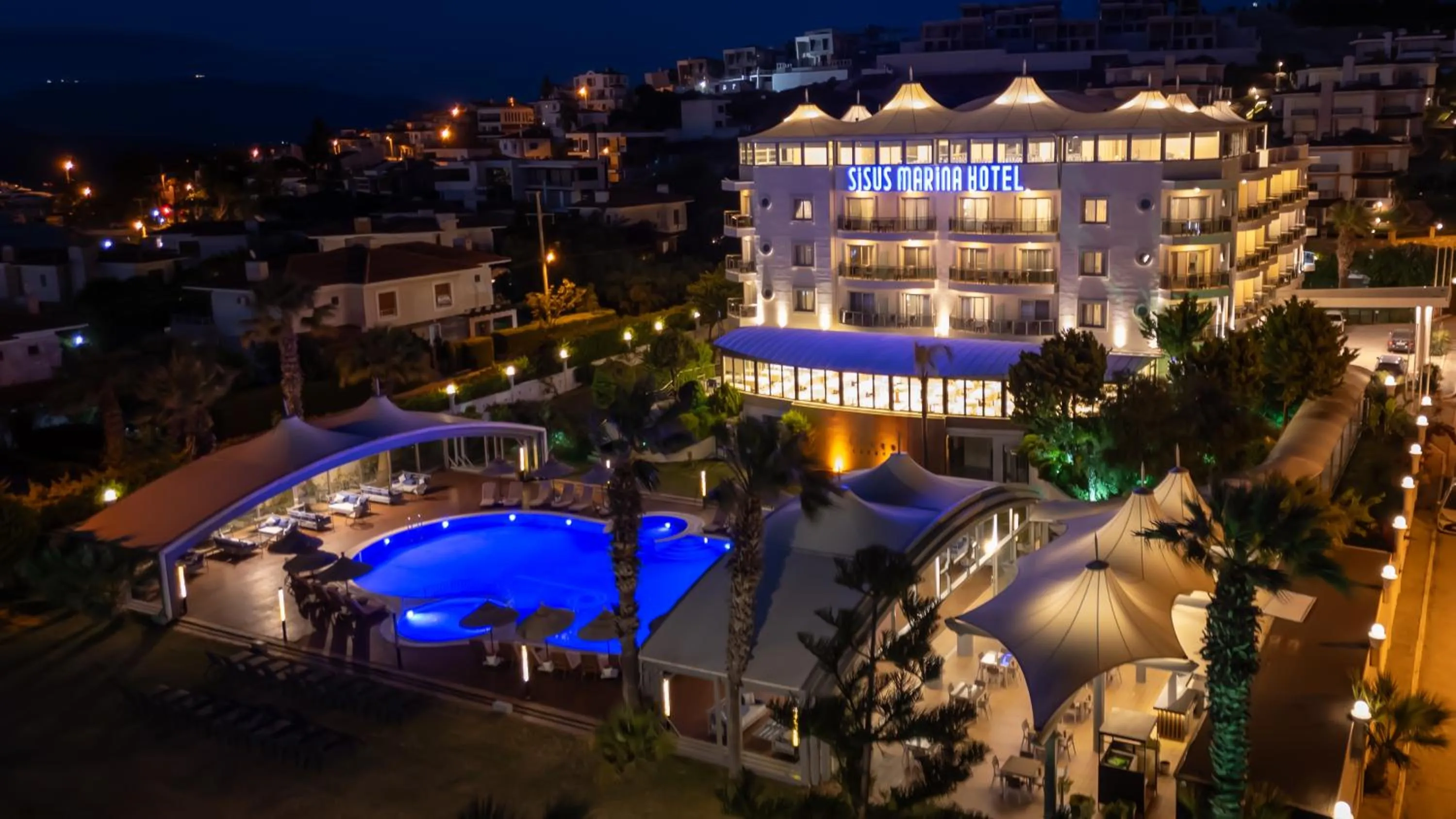 Property building in Sisus Marina Hotel