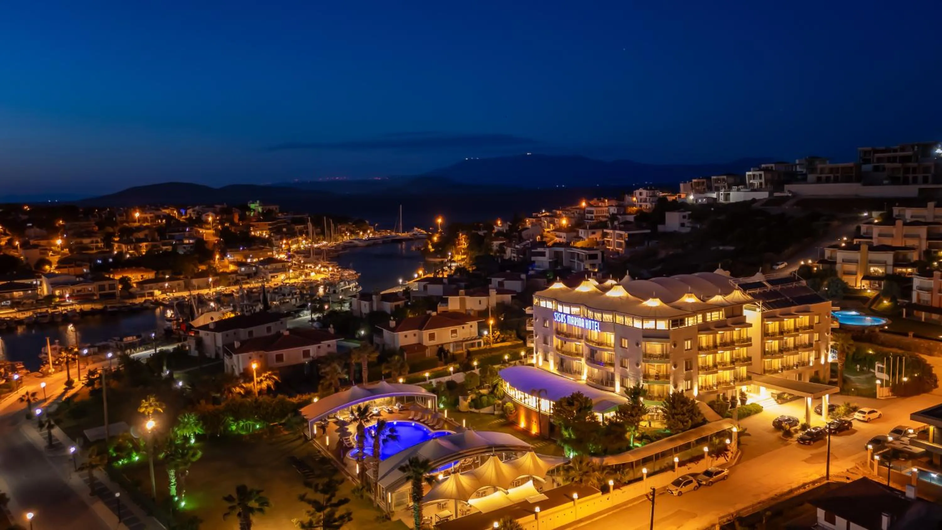 Property building in Sisus Marina Hotel