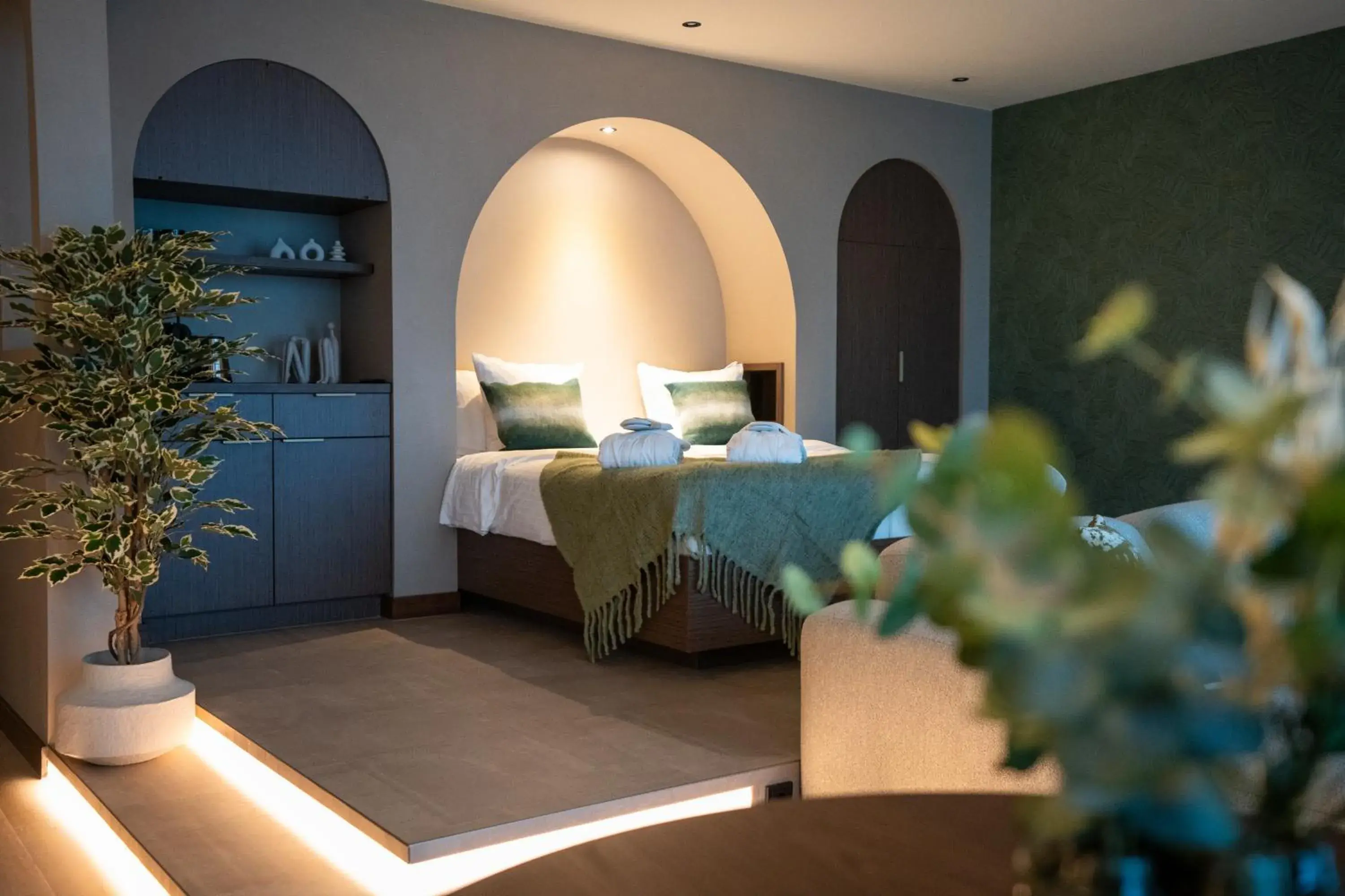 King Suite with Spa Bath in Van der Valk hotel Veenendaal King Suite with Spa Bath in Van der Valk hotel Veenendaal