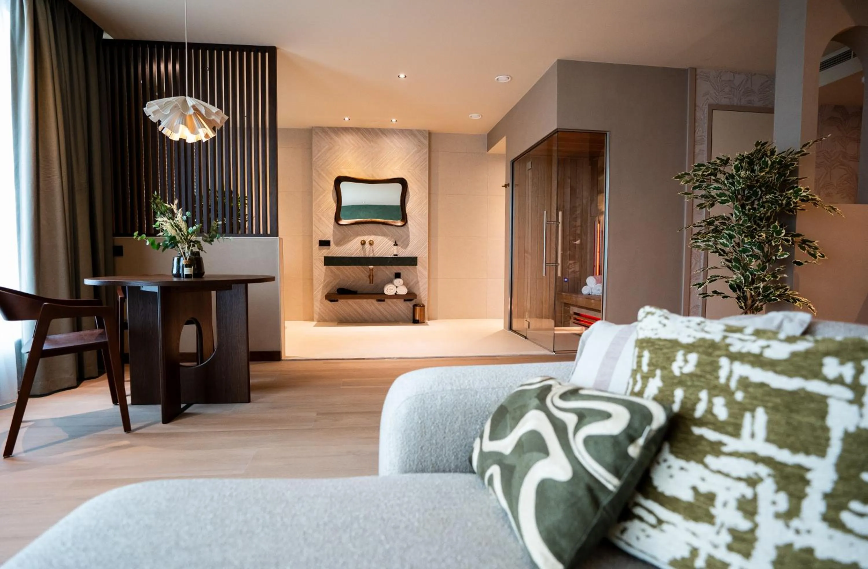 Bathroom, Bed in Van der Valk hotel Veenendaal