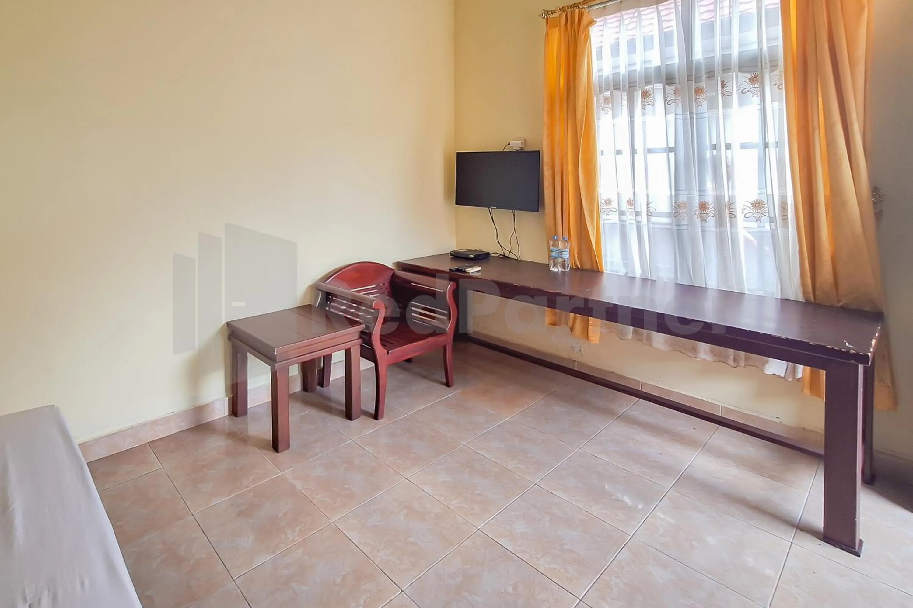TV and multimedia in Aman Guest House Redpartner
