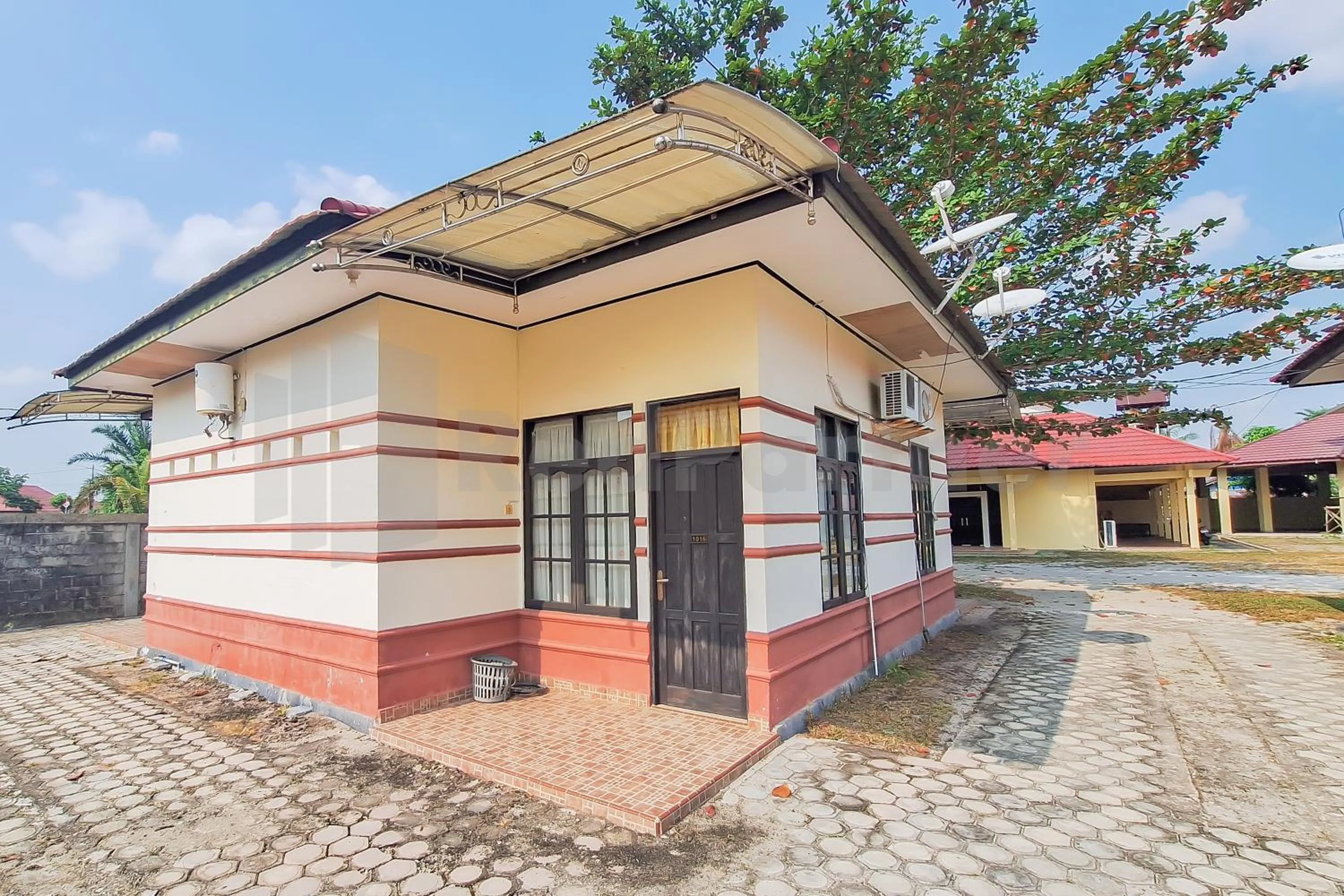 Property building in Aman Guest House Redpartner