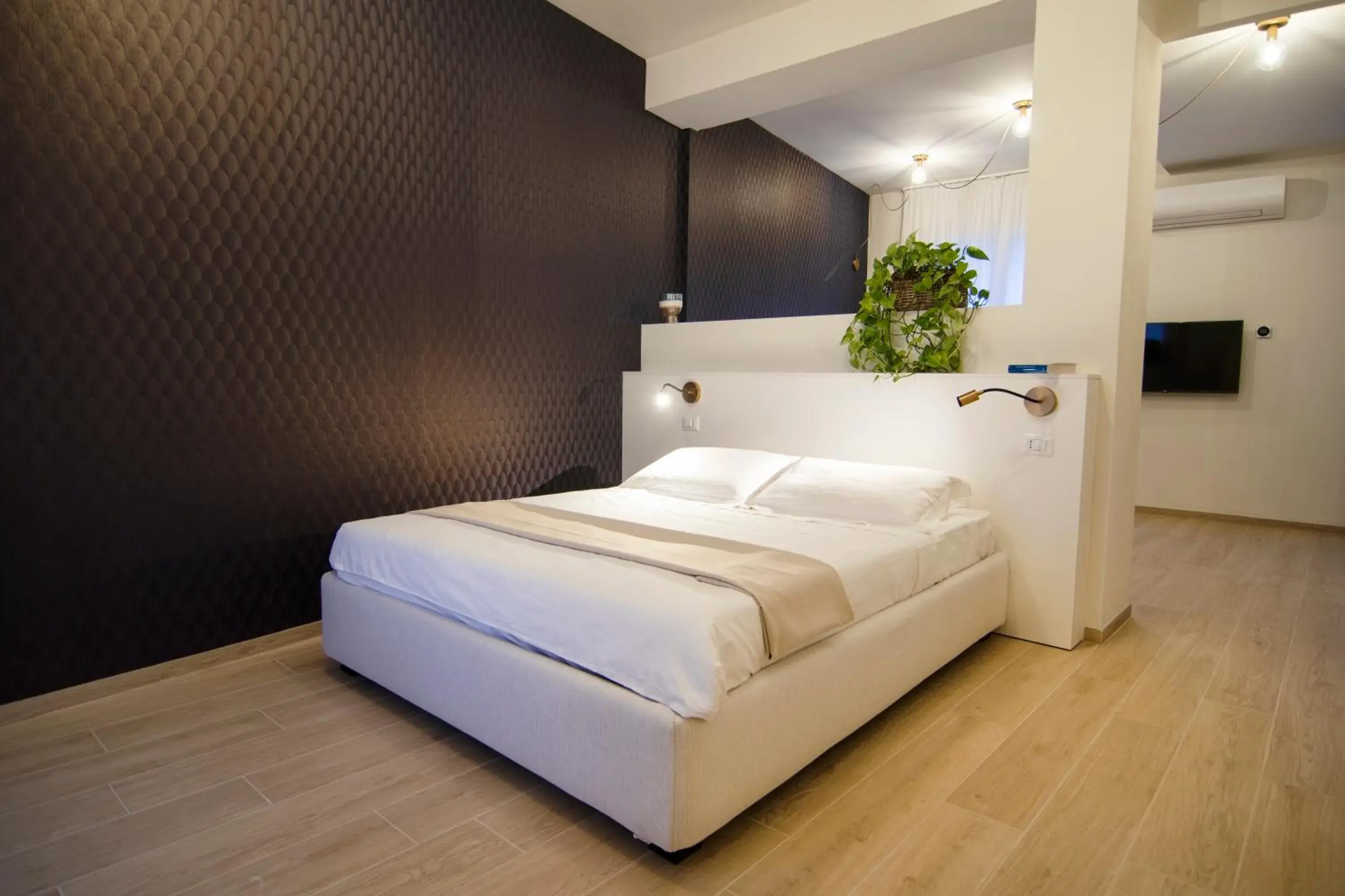 Deluxe Double Room with Balcony in Gigi Suites&Apartments Deluxe Double Room with Balcony in Gigi Suites&Apartments