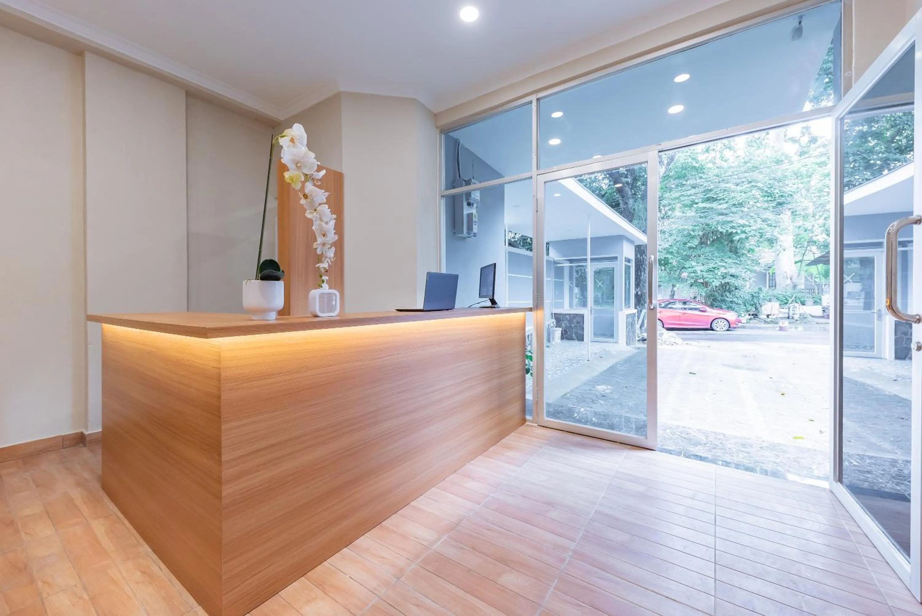 Lobby or reception in RedDoorz Plus @ Bagusrangin Street 2