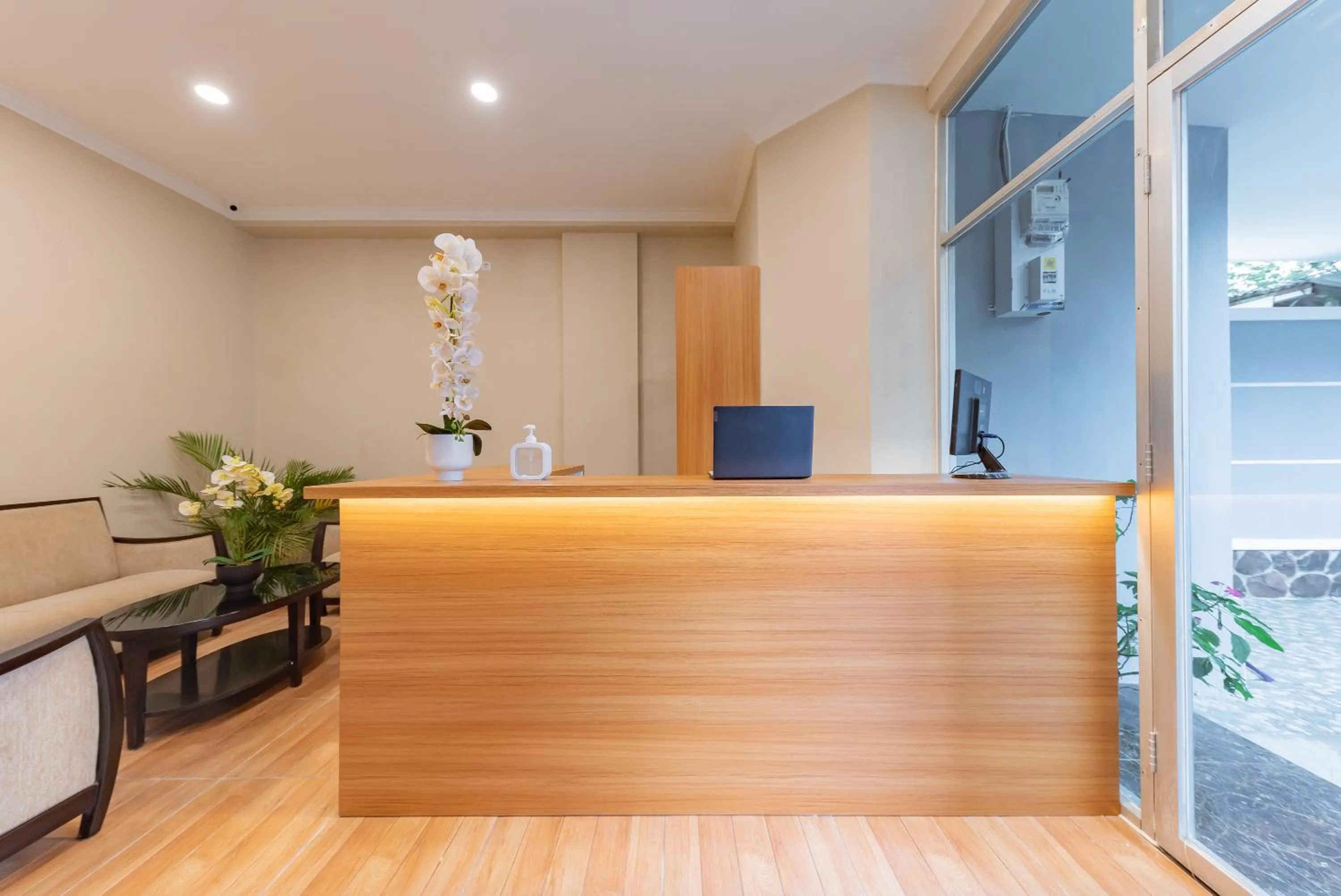 Lobby or reception in RedDoorz Plus @ Bagusrangin Street 2