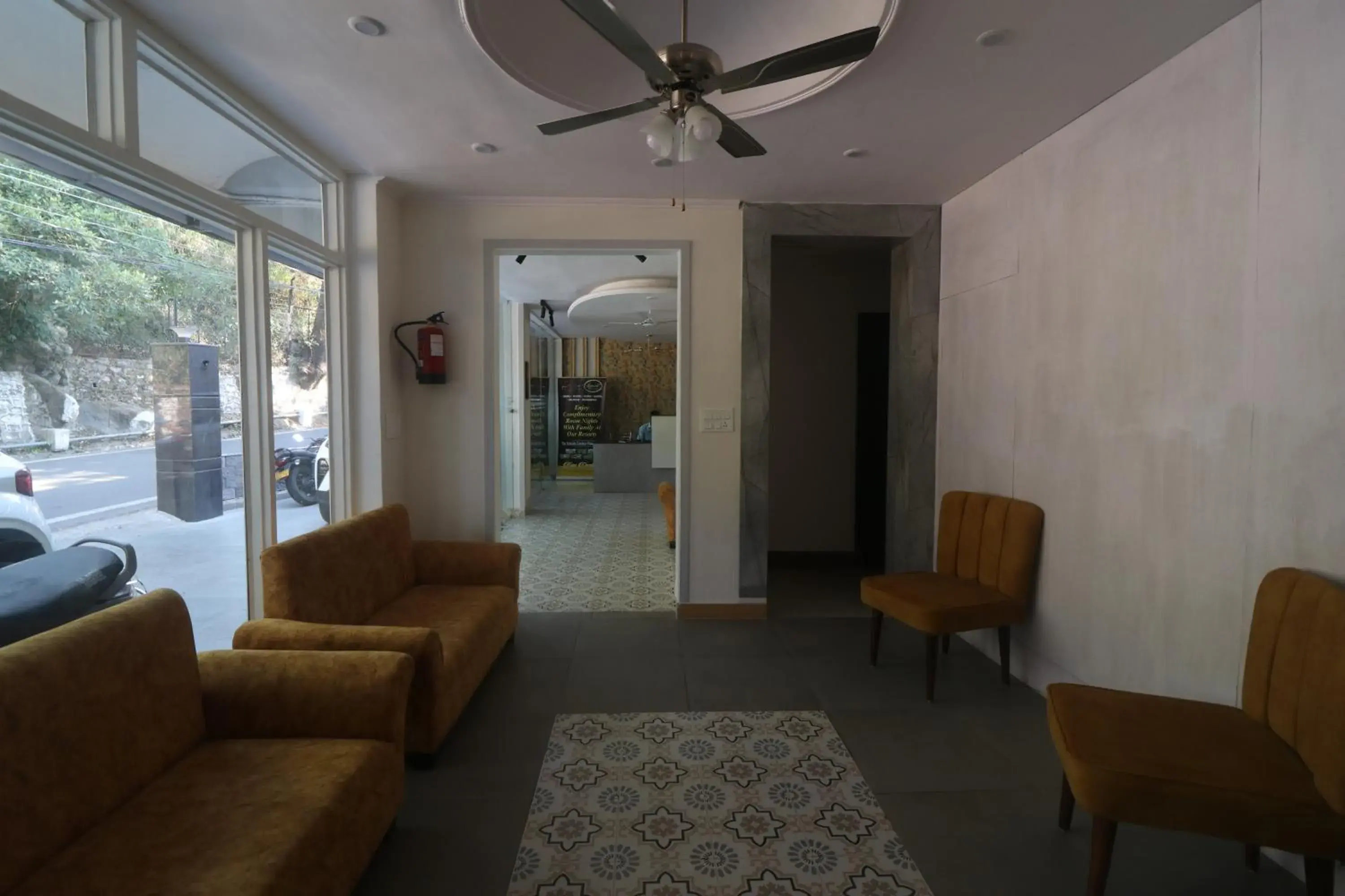 Lobby or reception in Aamod Feather Touch - Nainital Lobby or reception in Aamod Feather Touch - Nainital