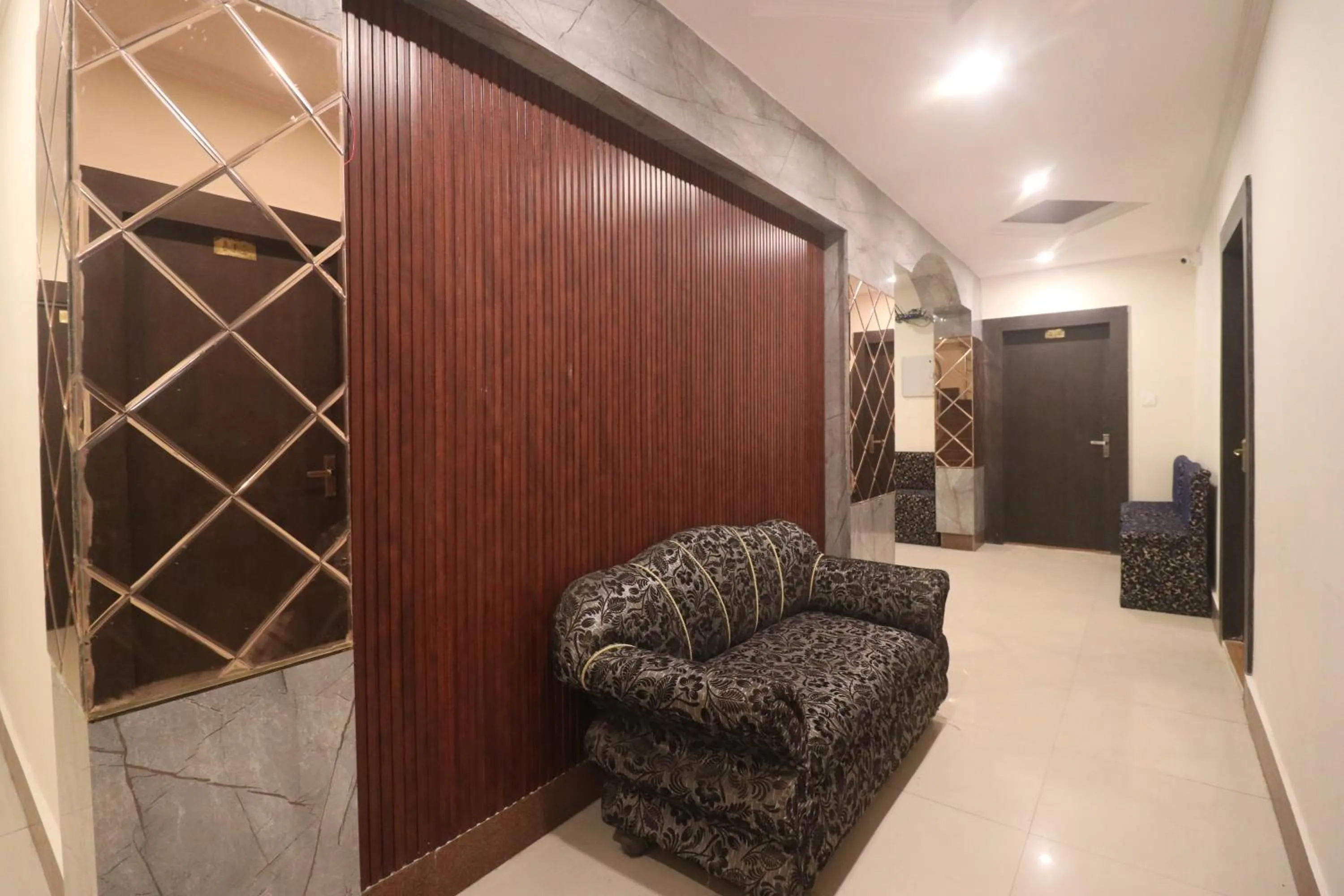 Lobby or reception in Aamod Feather Touch - Nainital