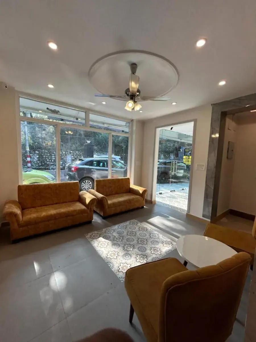 Lobby or reception in Aamod Feather Touch - Nainital Lobby or reception in Aamod Feather Touch - Nainital
