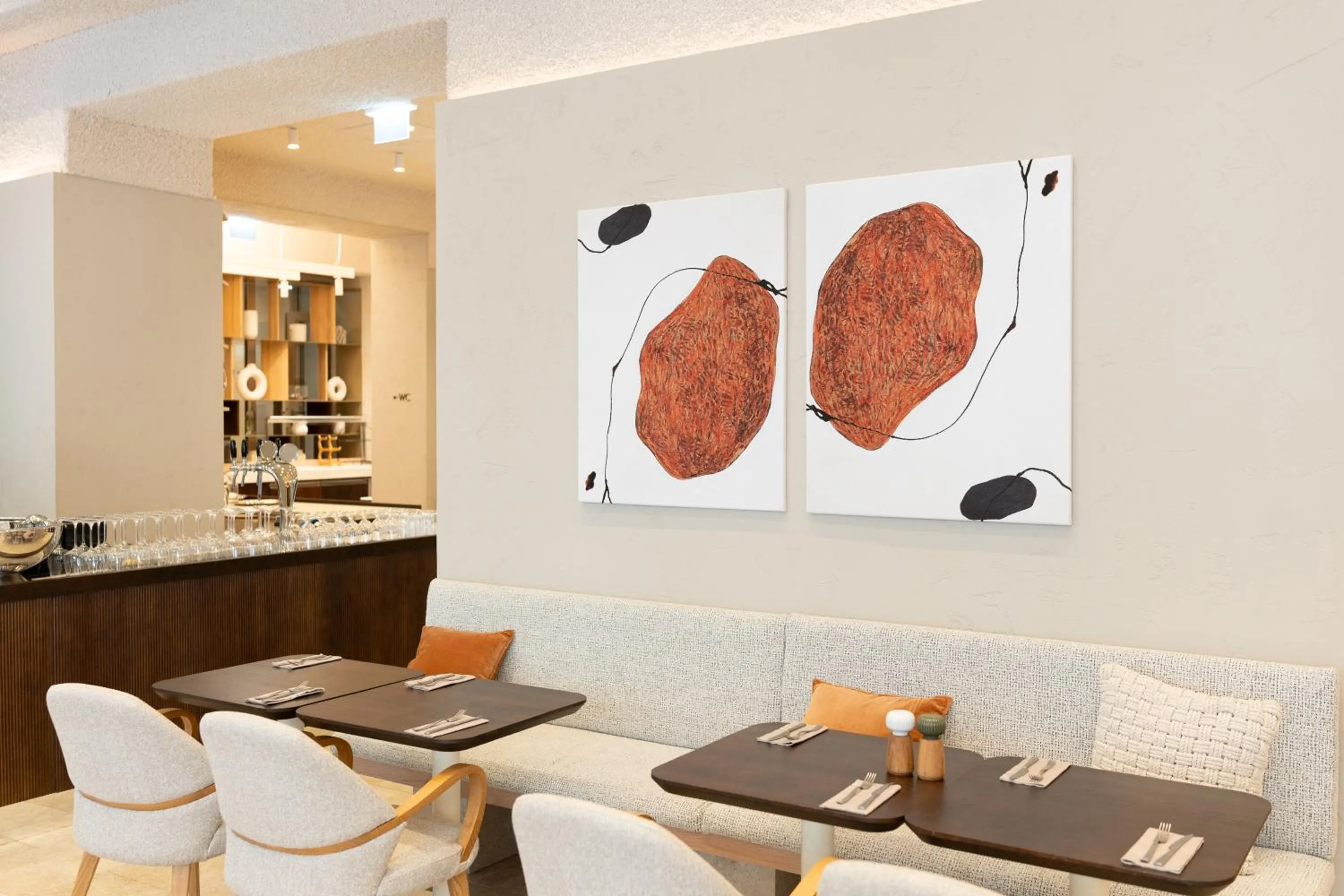 Restaurant/places to eat in House of Ble