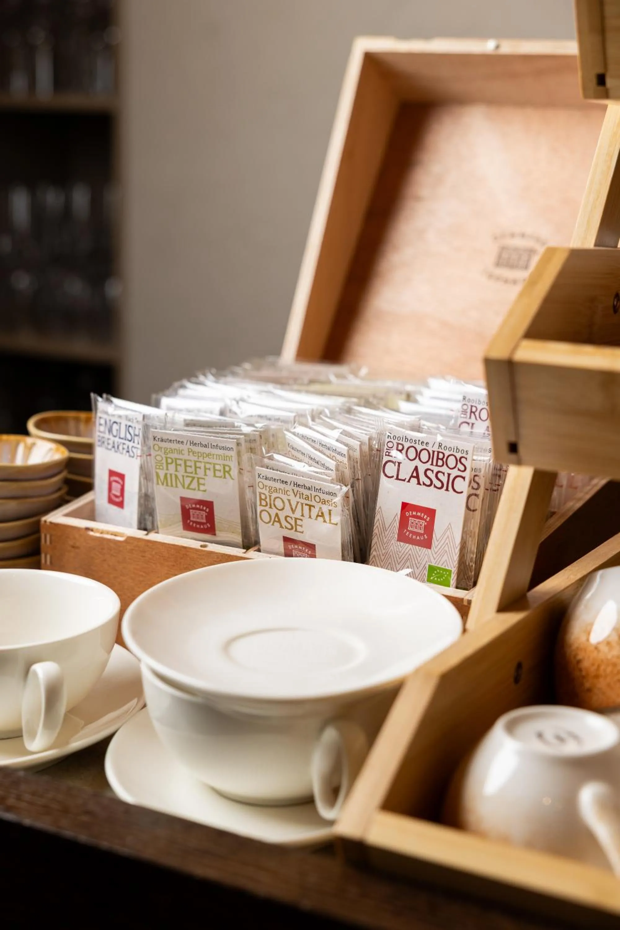 Restaurant/places to eat in House of Ble