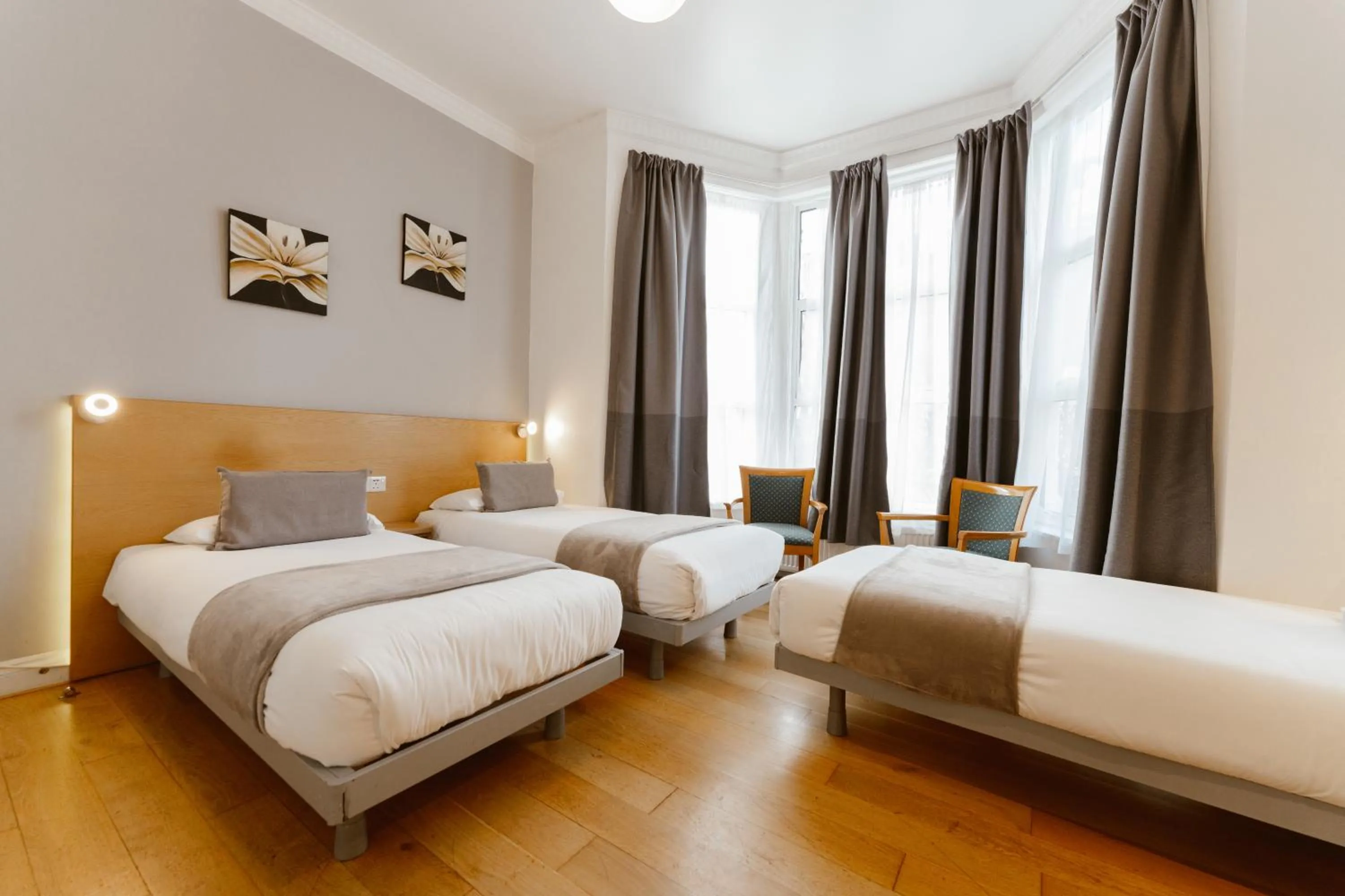 Bedroom, Bed in Star Hotel