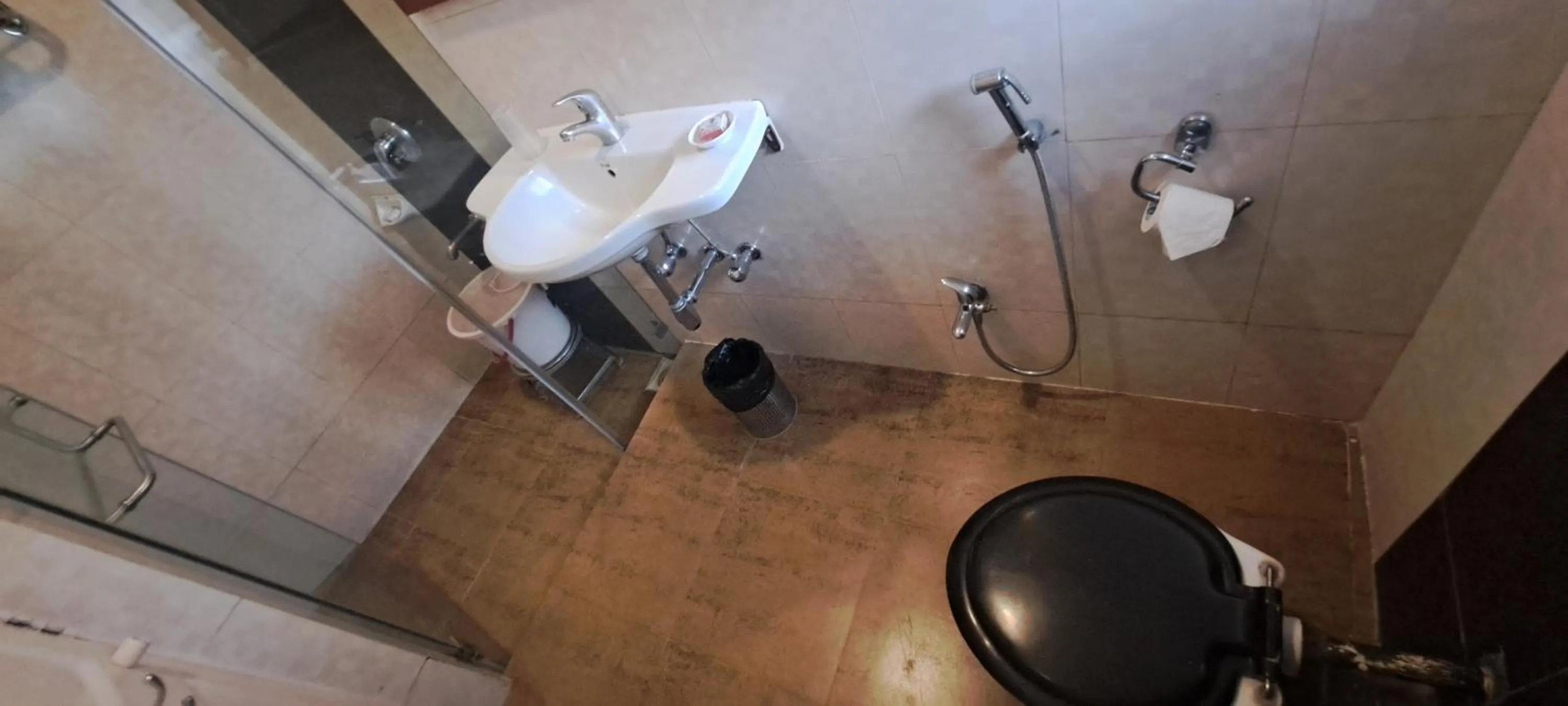 Bathroom in Hotel Swaroop