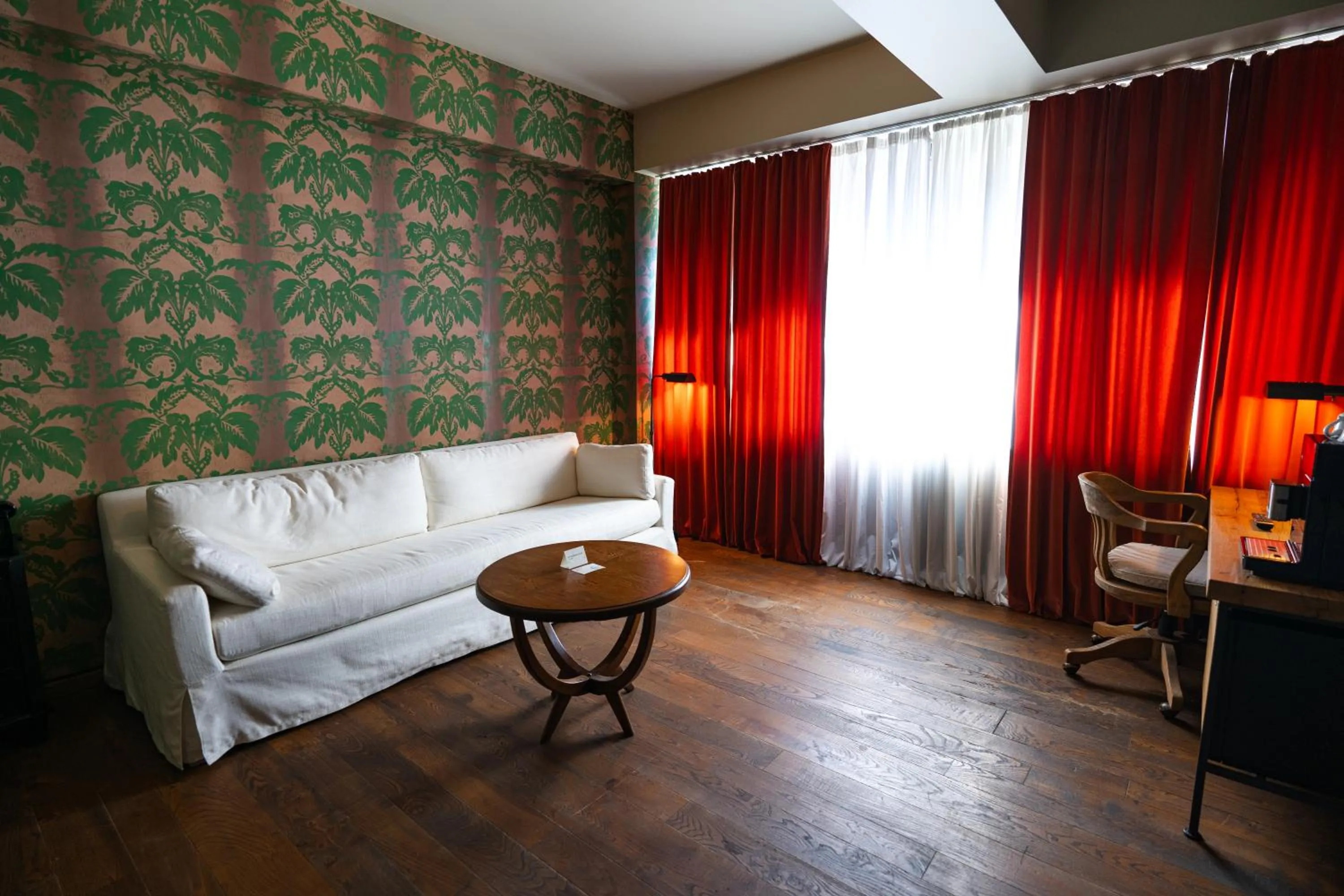 TV and multimedia in Rooms Hotel Tbilisi