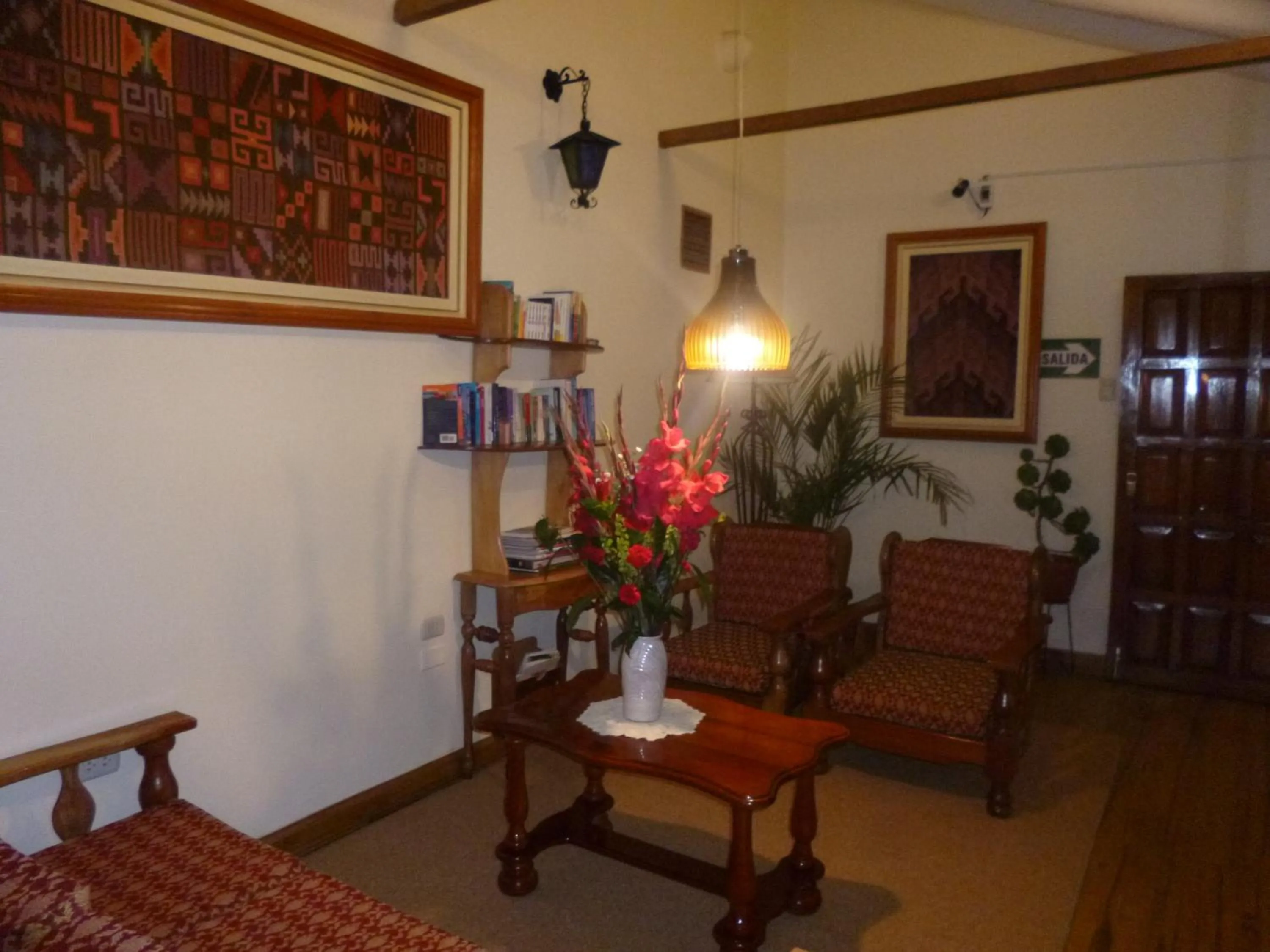 Communal lounge/ TV room in Hotel Midori