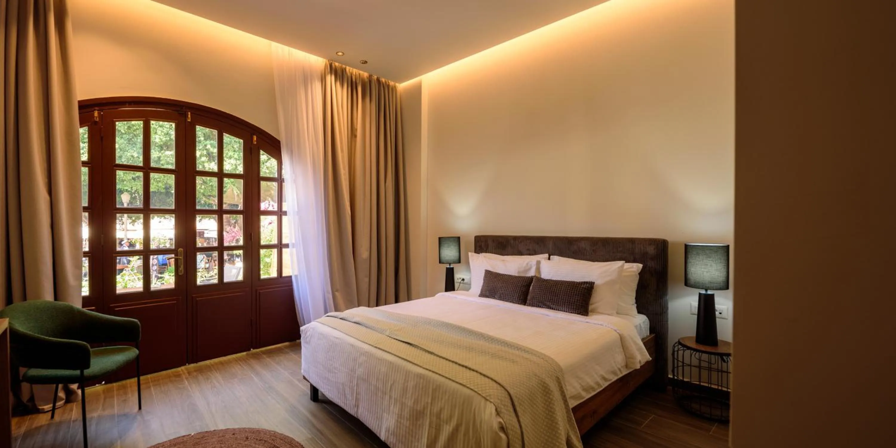 Decorative detail, Bed in Arthur Suites in Old Town