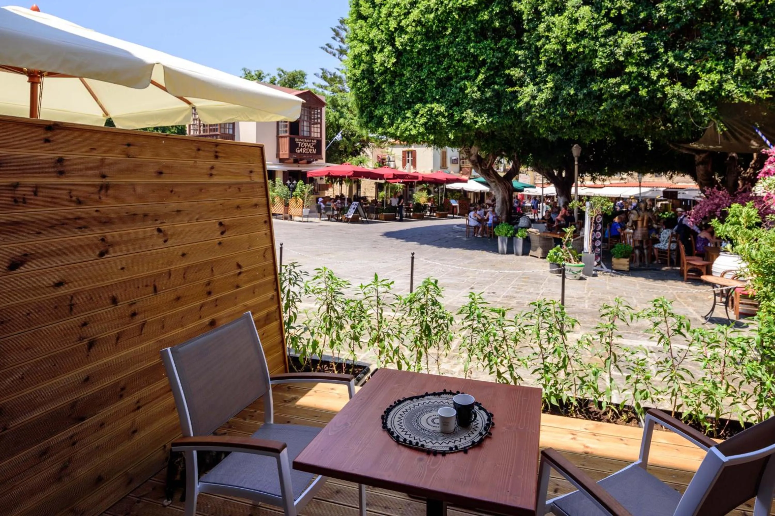 Patio in Arthur Suites in Old Town