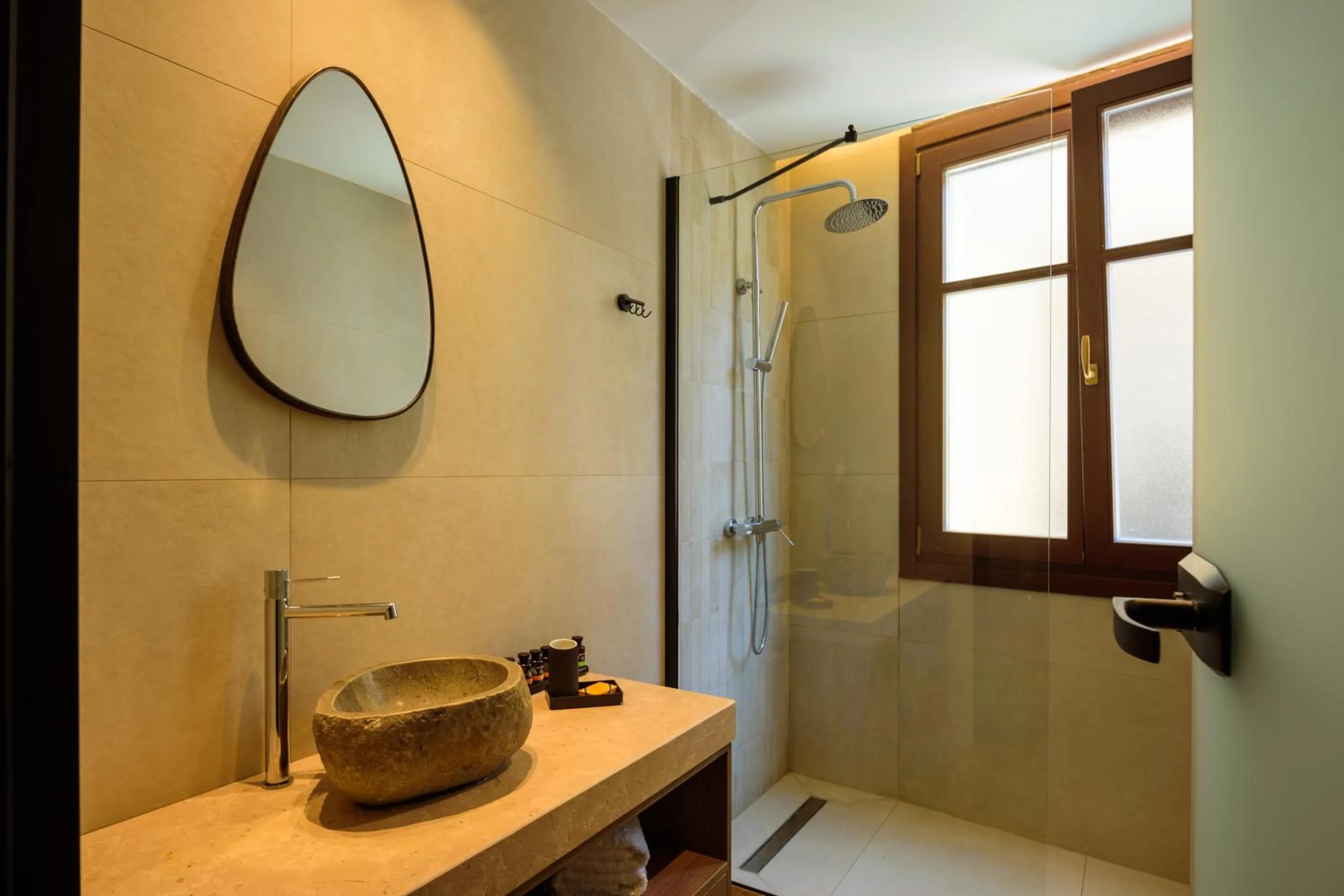 Bathroom in Arthur Suites in Old Town