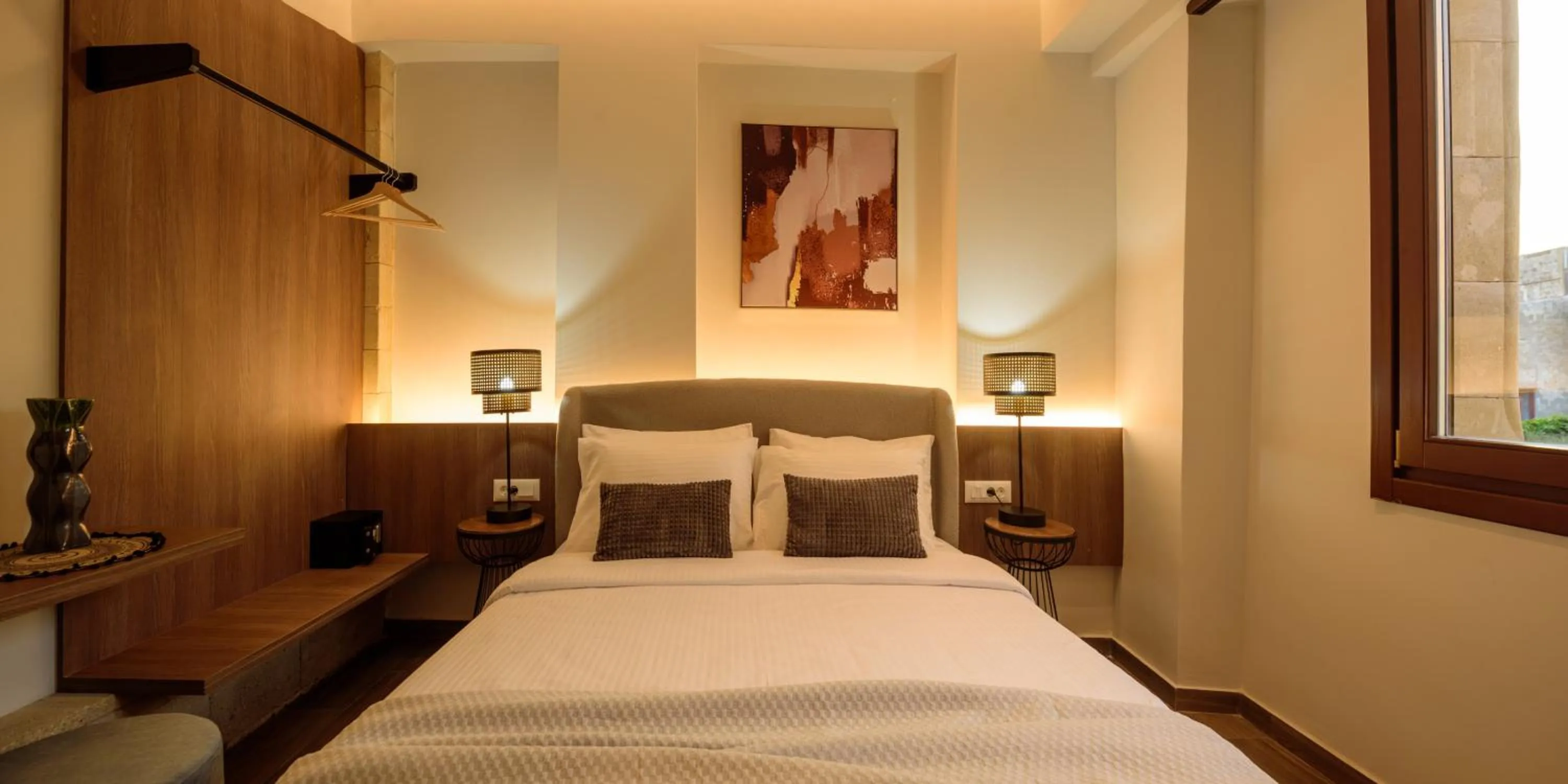 Bed in Arthur Suites in Old Town