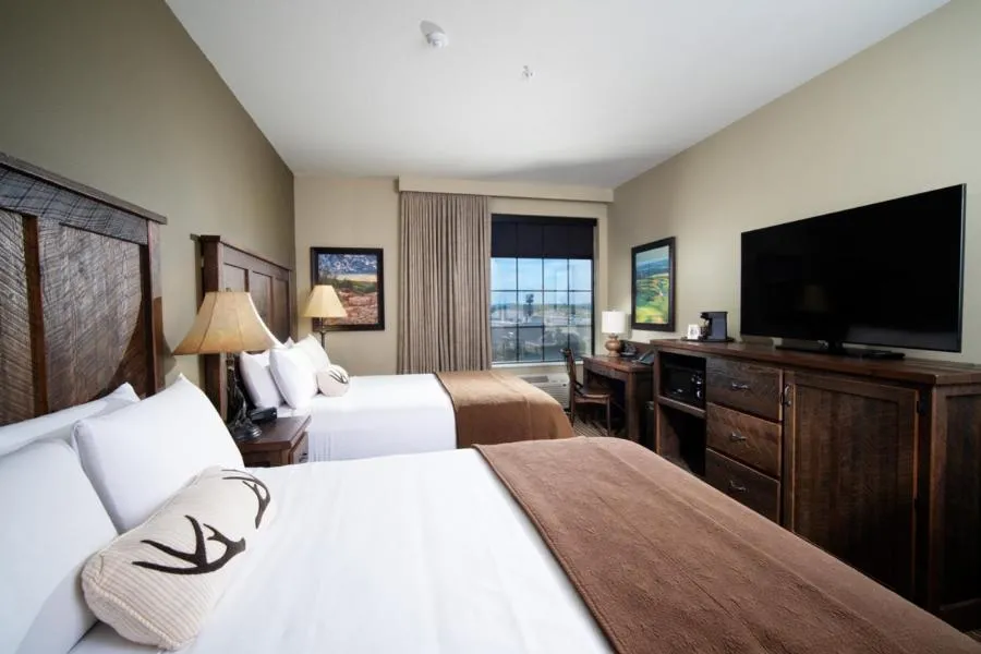 Bedroom in Bass Pro Shops Angler's Lodge
