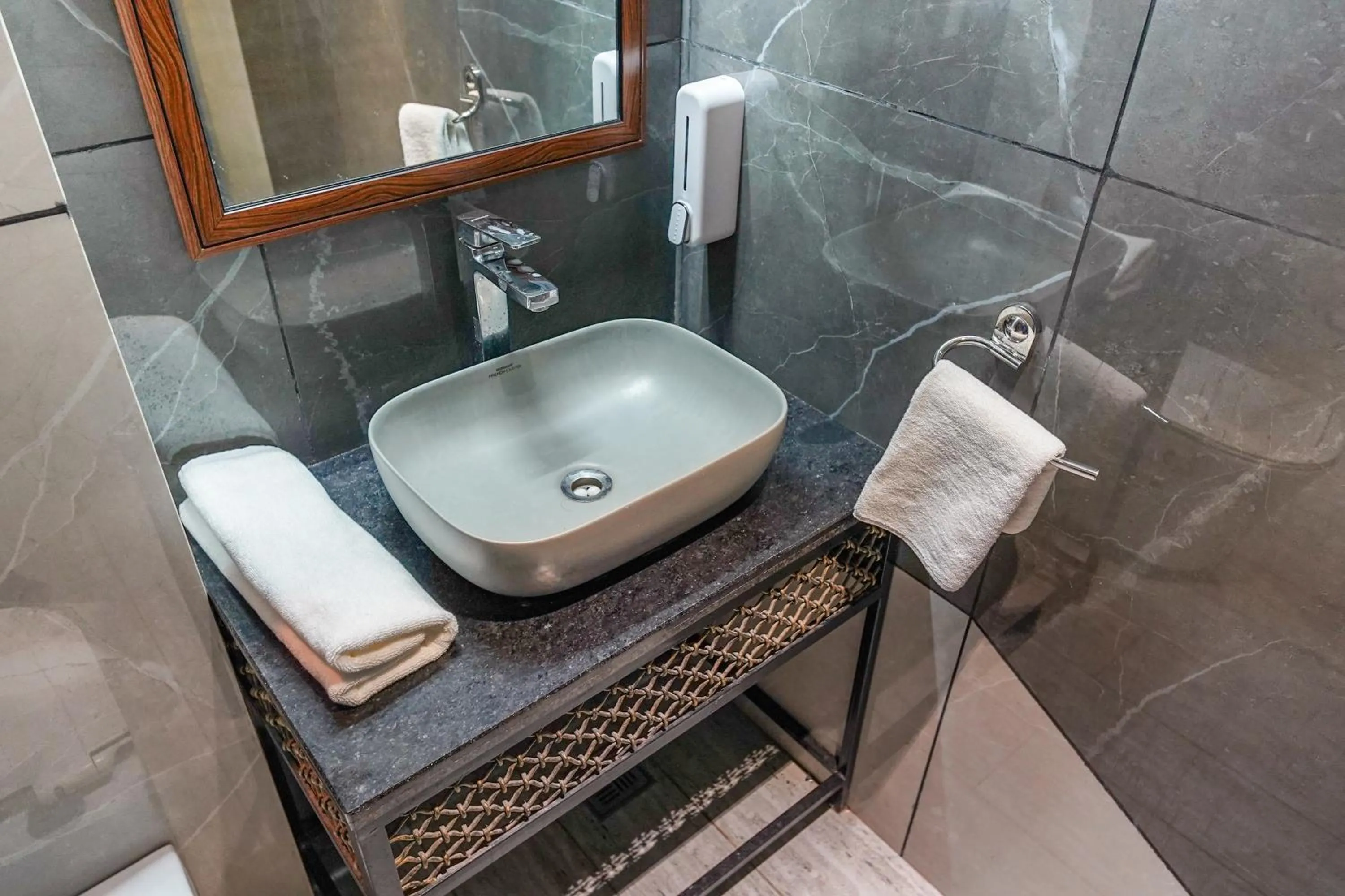 Bathroom in Hotel Red Stone