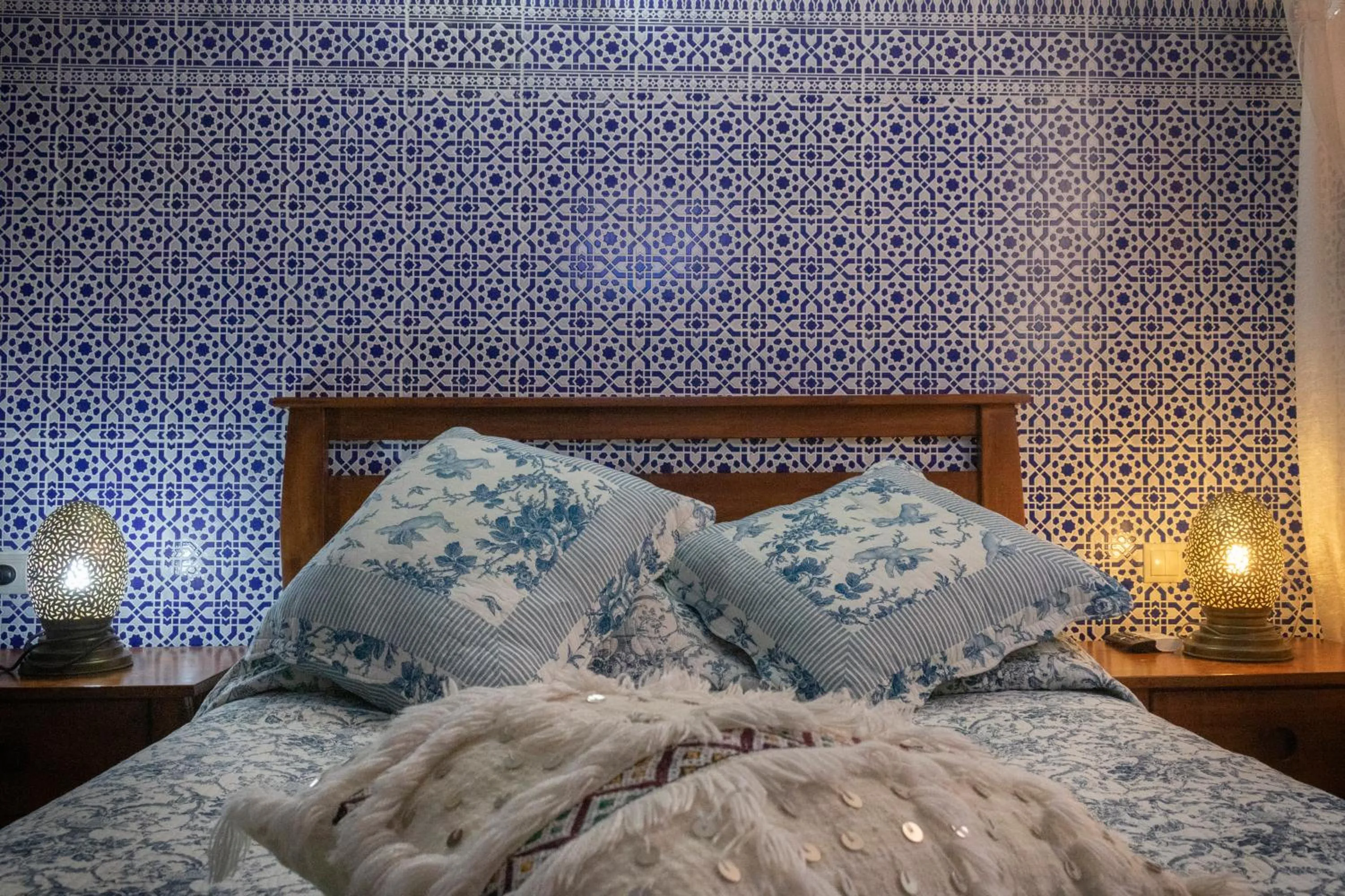 Photo of the whole room, Bed in Riad Mimosa