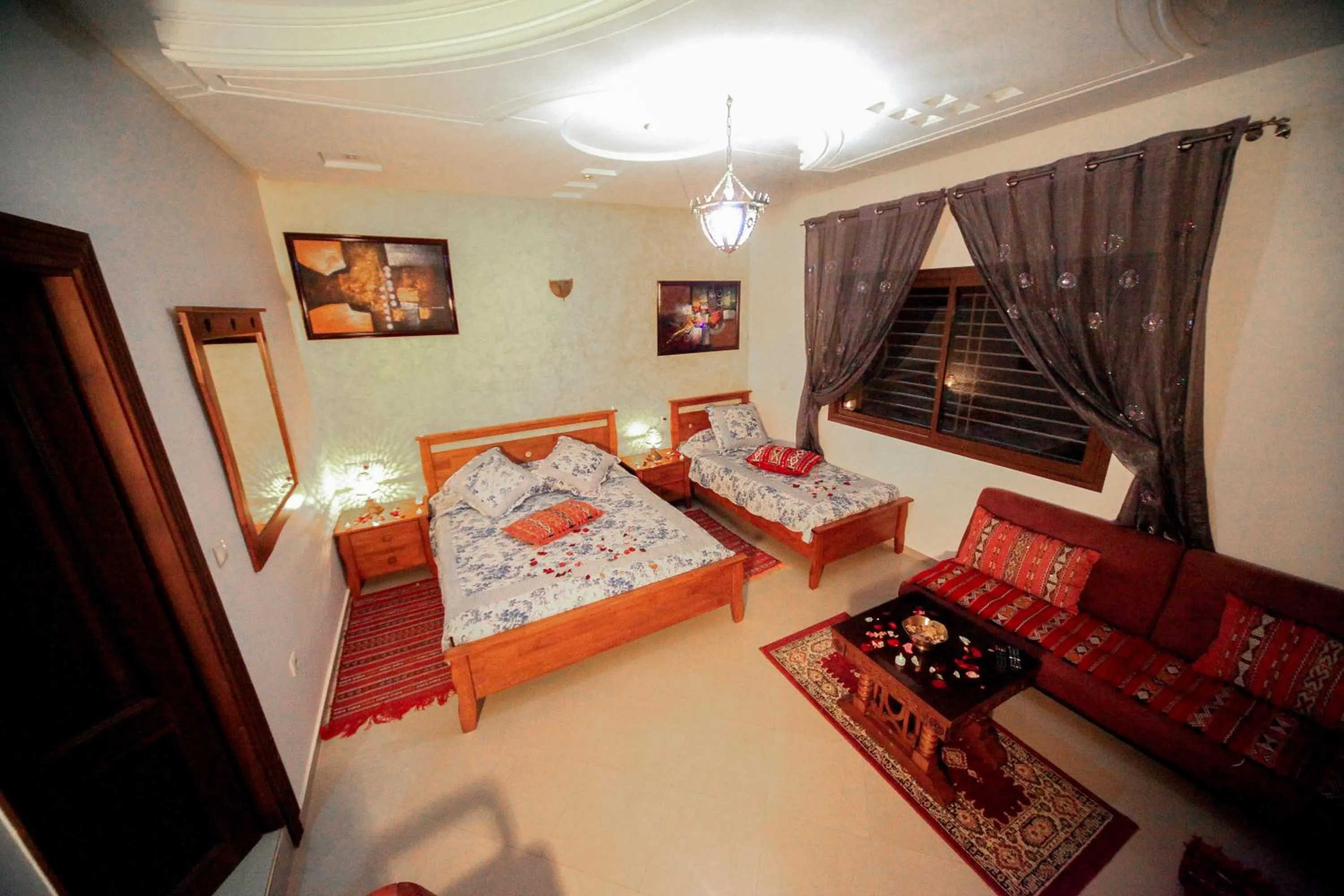 Photo of the whole room, Bed in Riad Mimosa