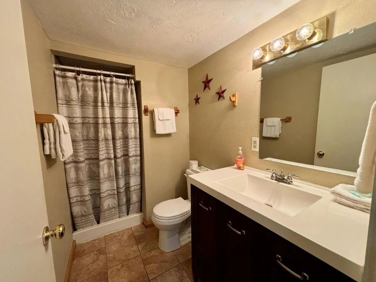 Shower in Riverfront Motel & Cabins