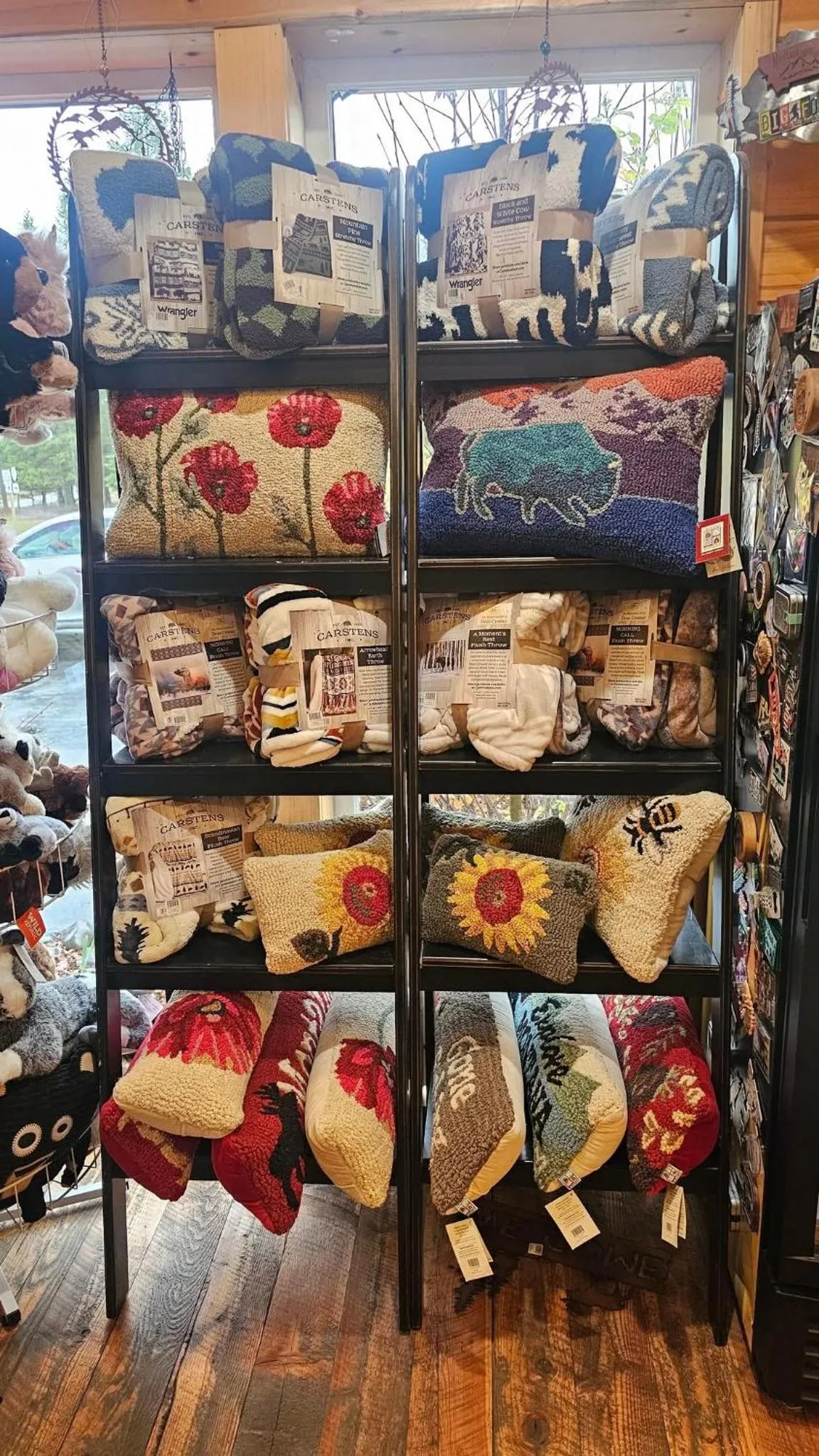 Shopping Area in Riverfront Motel & Cabins