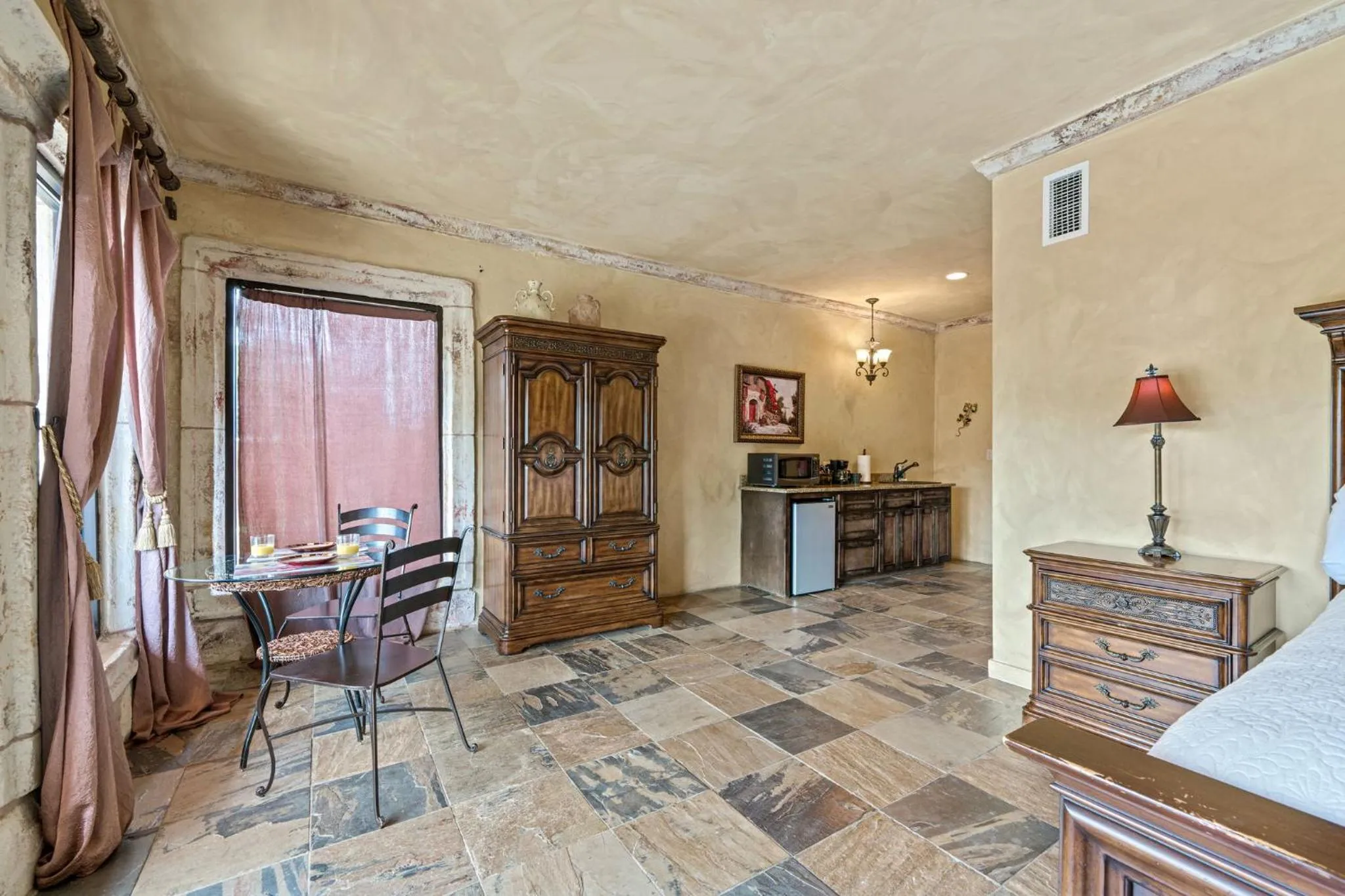 Blanco Riverside Cottages