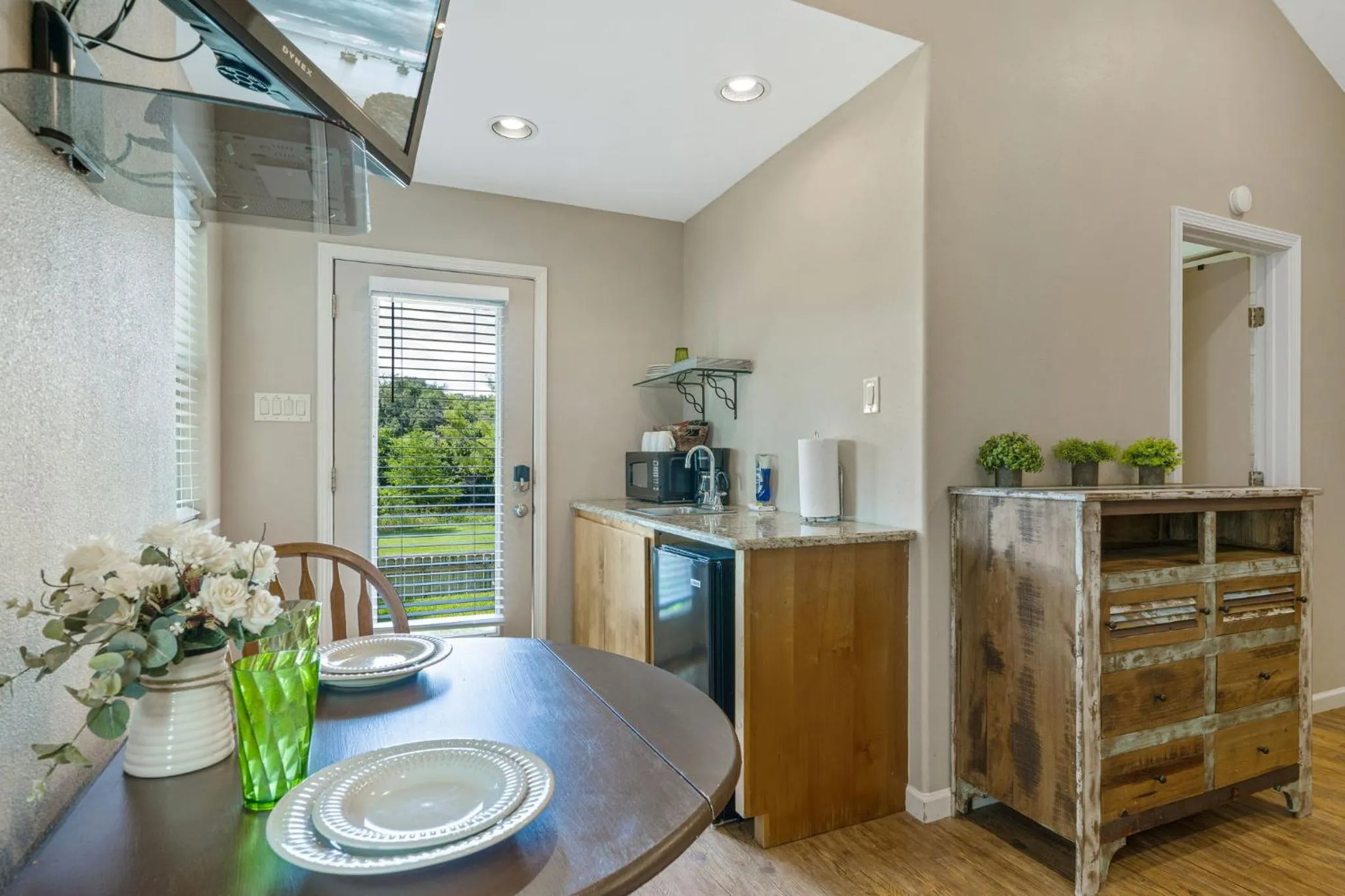 Blanco Riverside Cottages