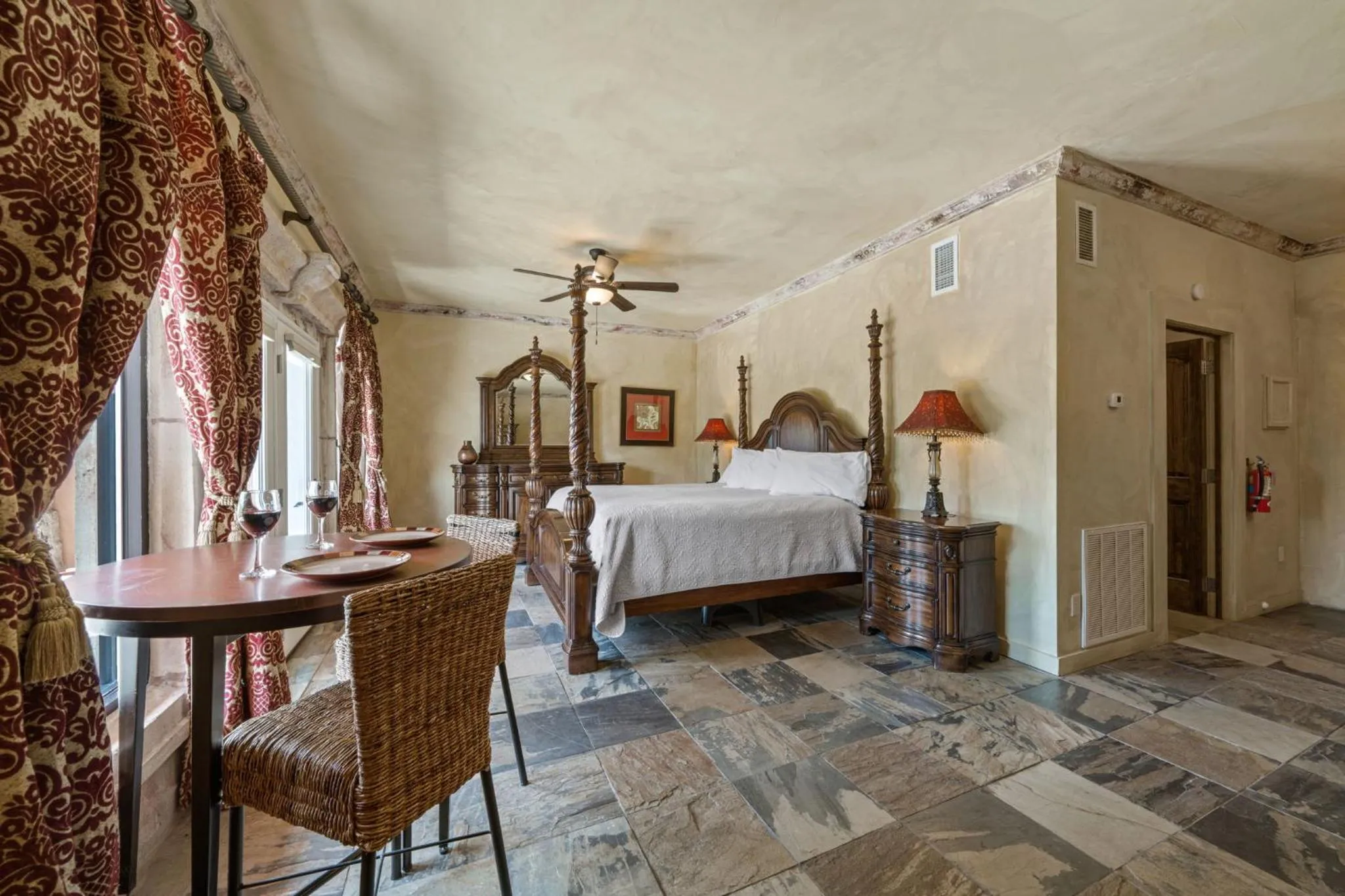 Bed in Blanco Riverside Cottages