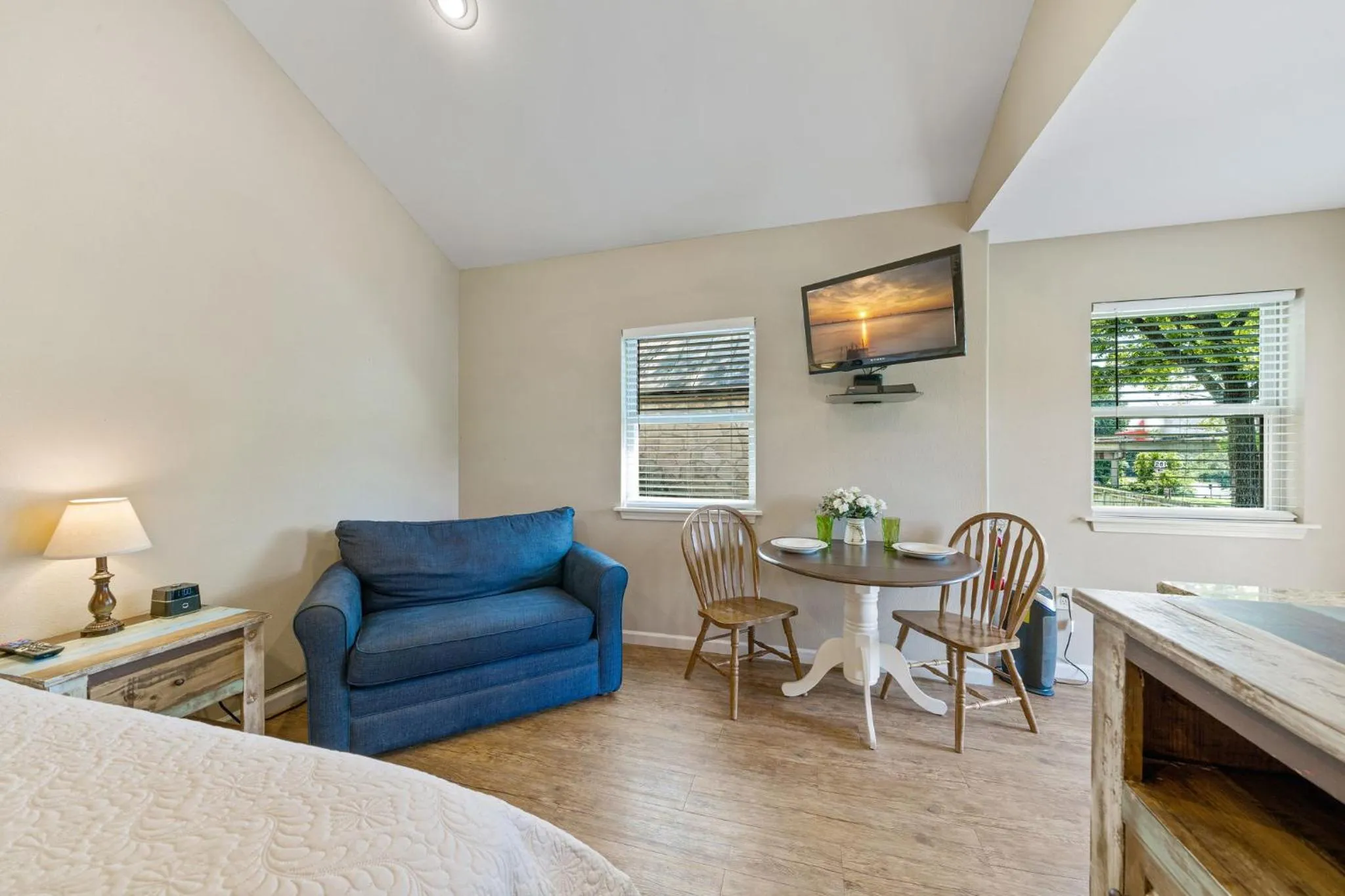 Blanco Riverside Cottages